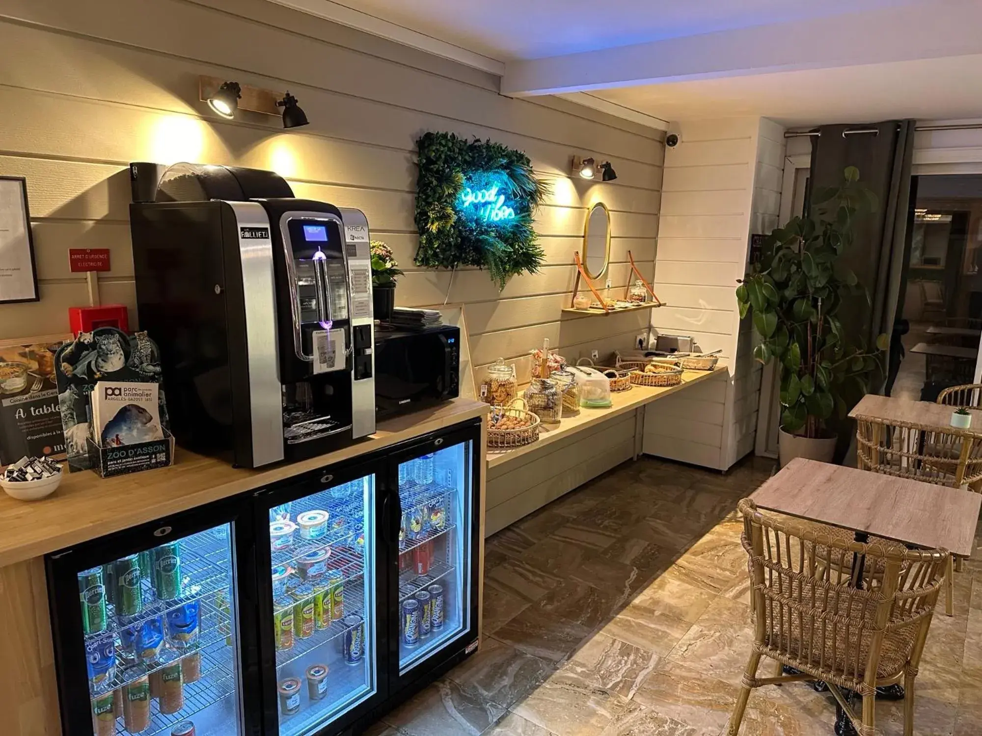 Property building in Ostal Pau Universite - Sure Hotel Collection by Best Western Property building in Ostal Pau Universite - Sure Hotel Collection by Best Western