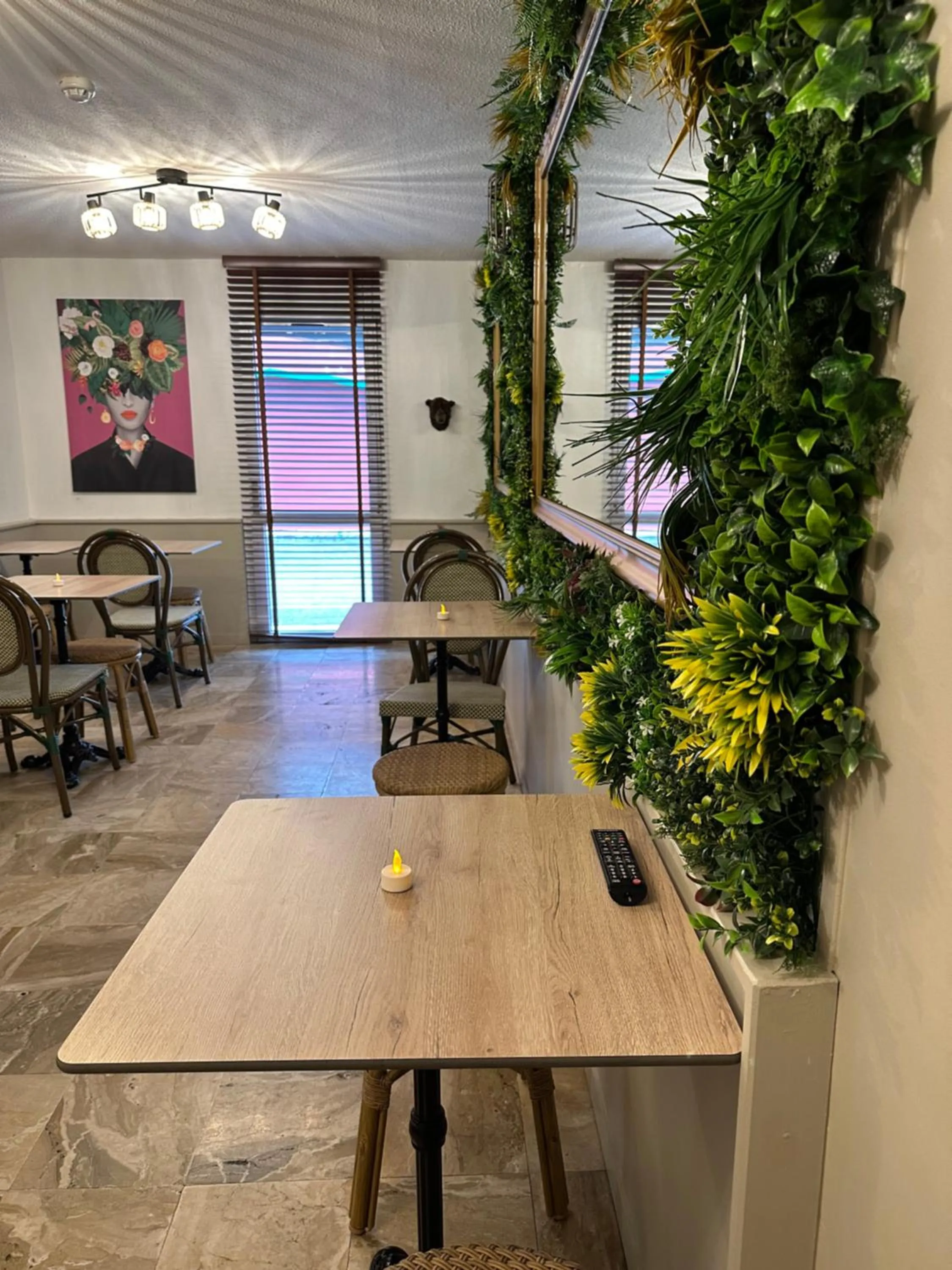 Breakfast in Ostal Pau Universite - Sure Hotel Collection by Best Western