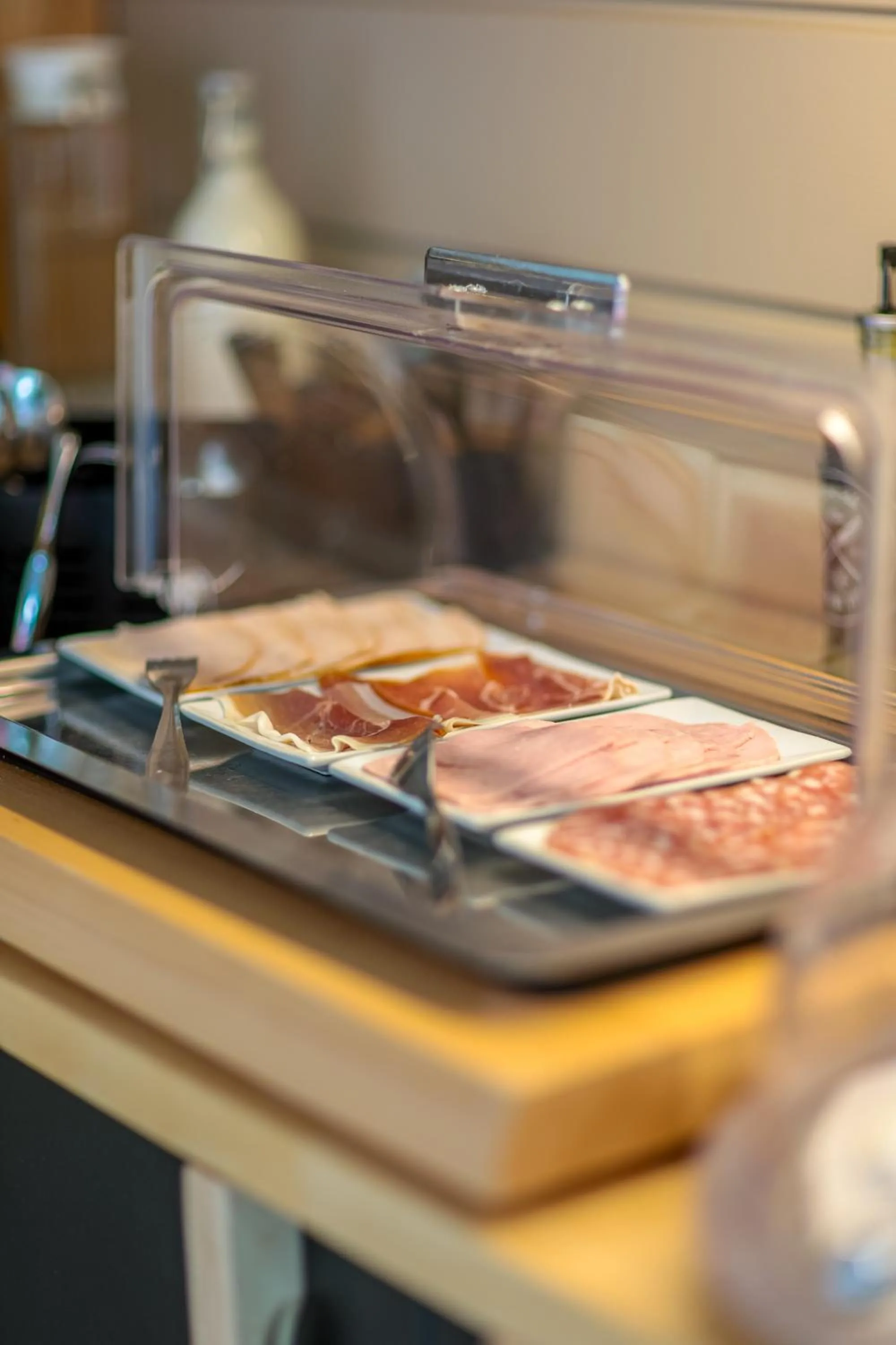 Breakfast in Ostal Pau Universite - Sure Hotel Collection by Best Western