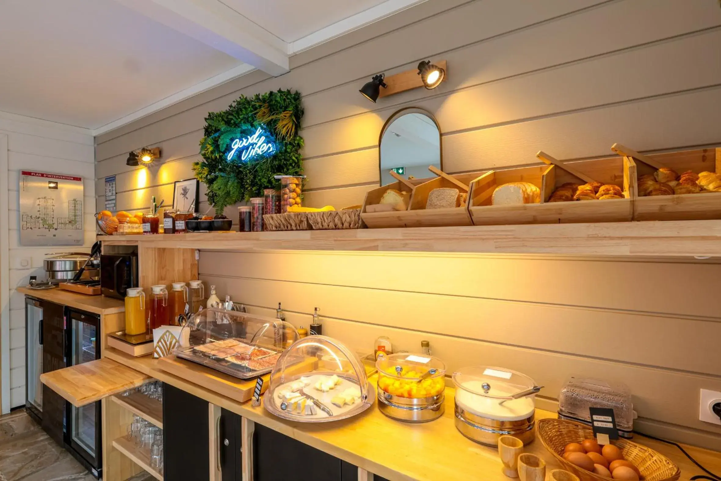 Buffet breakfast in Ostal Pau Universite - Sure Hotel Collection by Best Western Buffet breakfast in Ostal Pau Universite - Sure Hotel Collection by Best Western