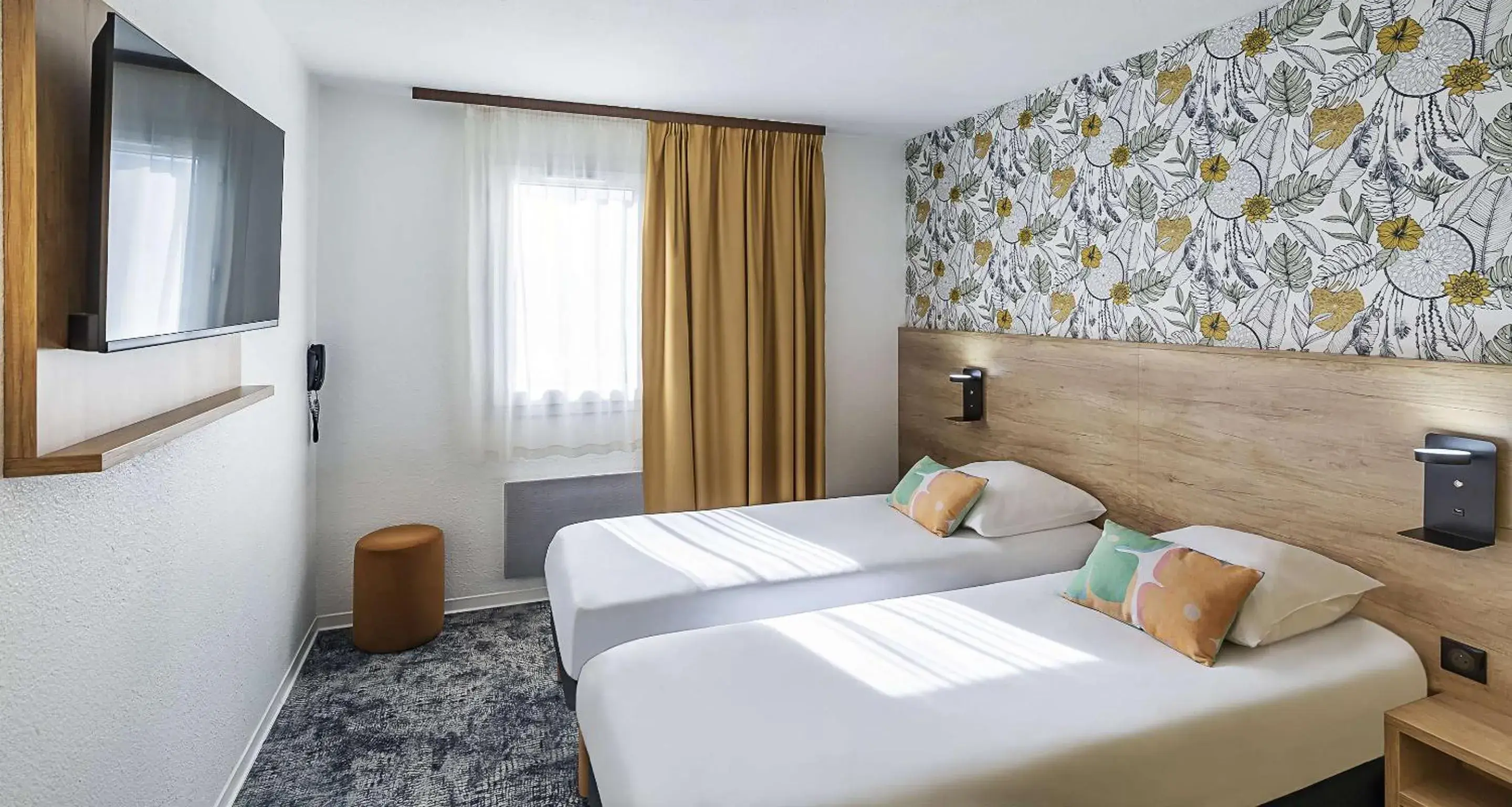 Bedroom, Bed in Ostal Pau Universite - Sure Hotel Collection by Best Western Bedroom, Bed in Ostal Pau Universite - Sure Hotel Collection by Best Western