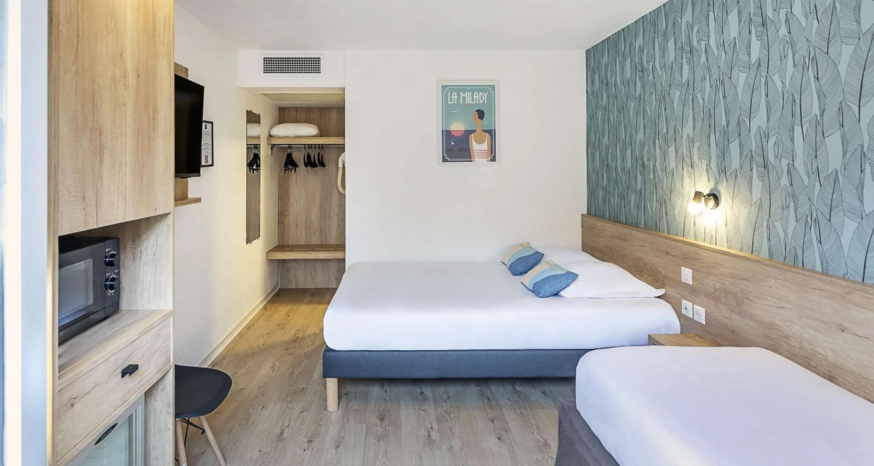 Bedroom, Bed in Ostal Pau Universite - Sure Hotel Collection by Best Western