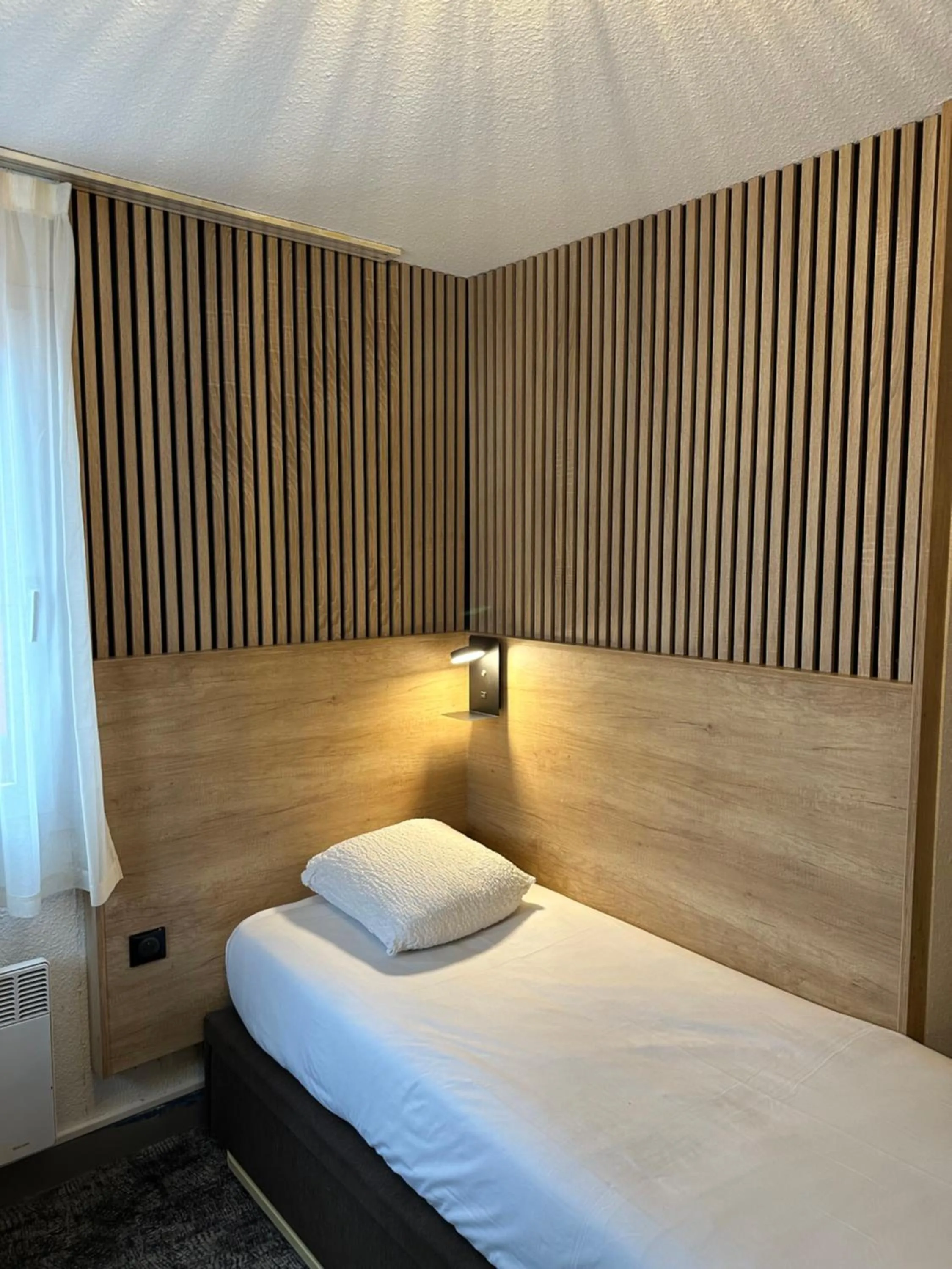 Bed in Ostal Pau Universite - Sure Hotel Collection by Best Western