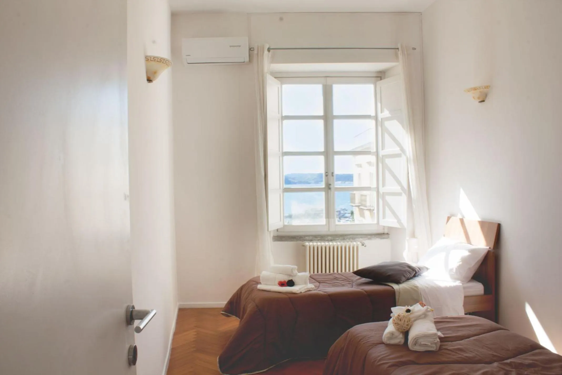 Photo of the whole room, Bed in Hotel Terme Neronensis