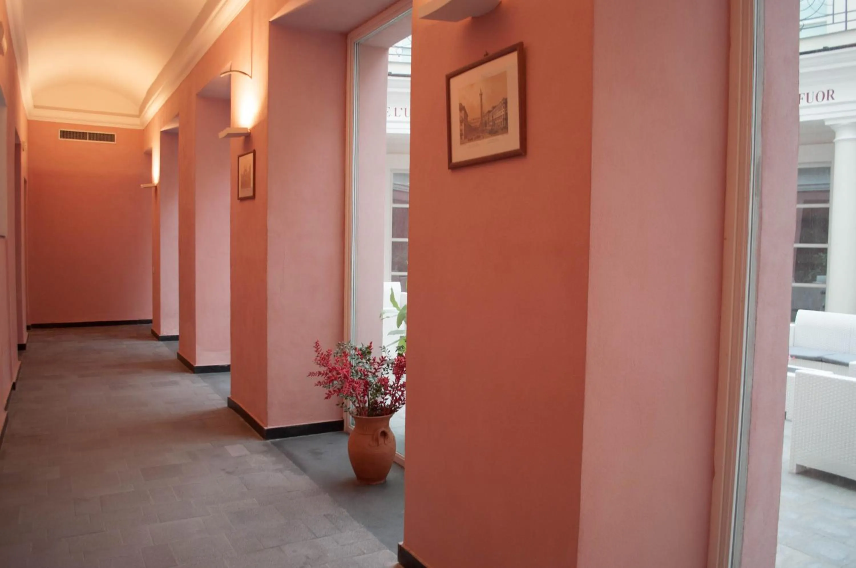 Patio in Hotel Terme Neronensis