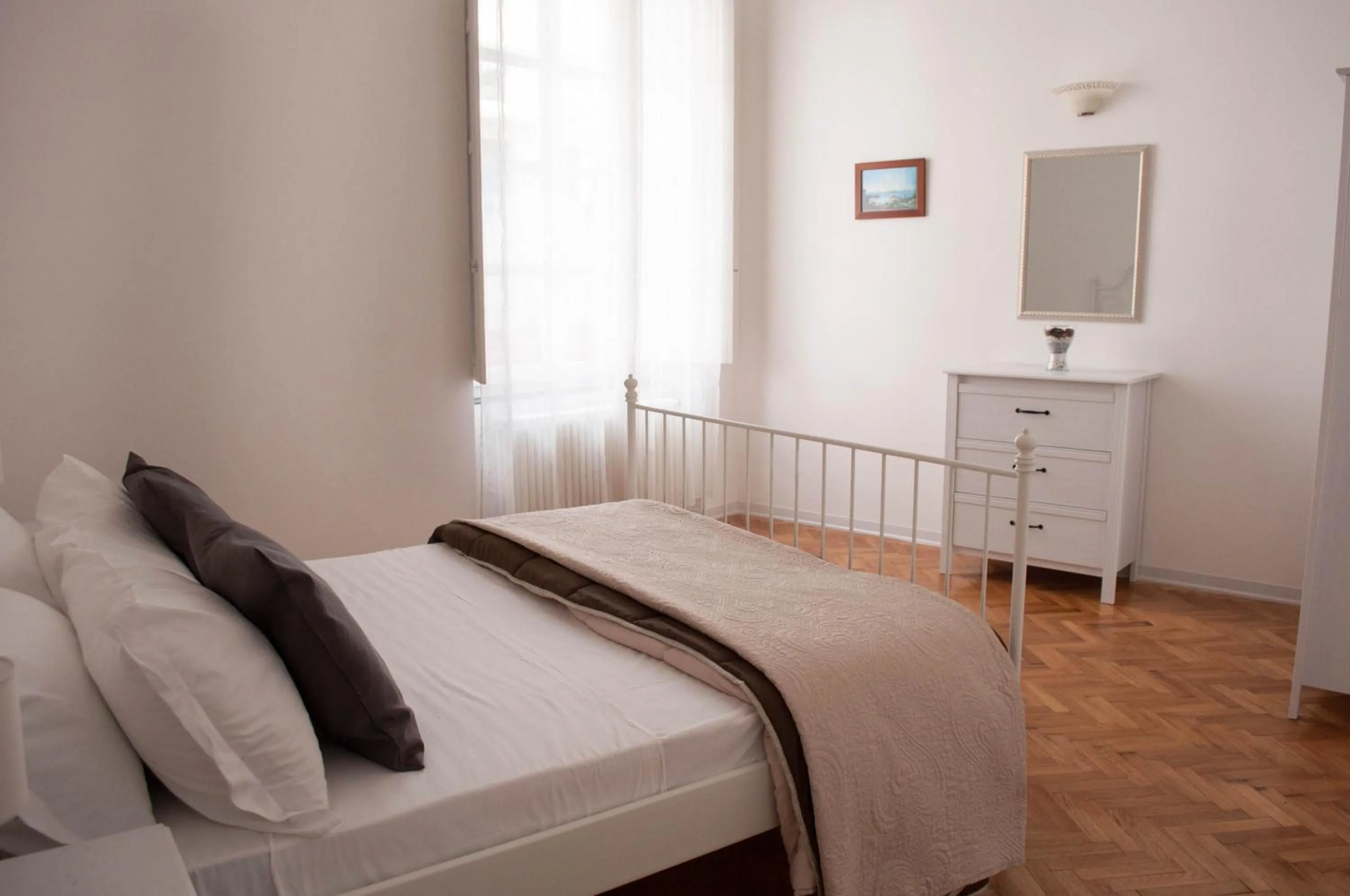 Bedroom, Bed in Hotel Terme Neronensis