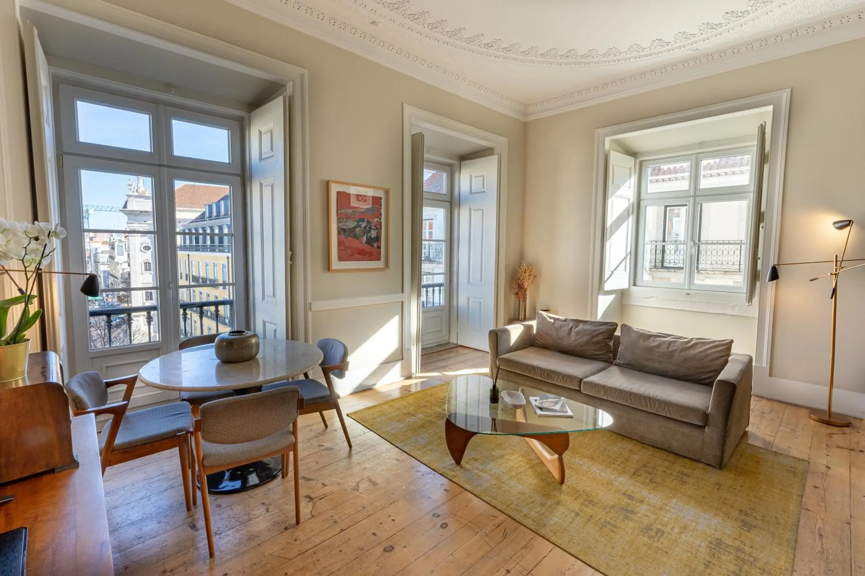 Deluxe 2-Bedroom Apartment with Square View - single occupancy in Le Consulat Deluxe 2-Bedroom Apartment with Square View - single occupancy in Le Consulat