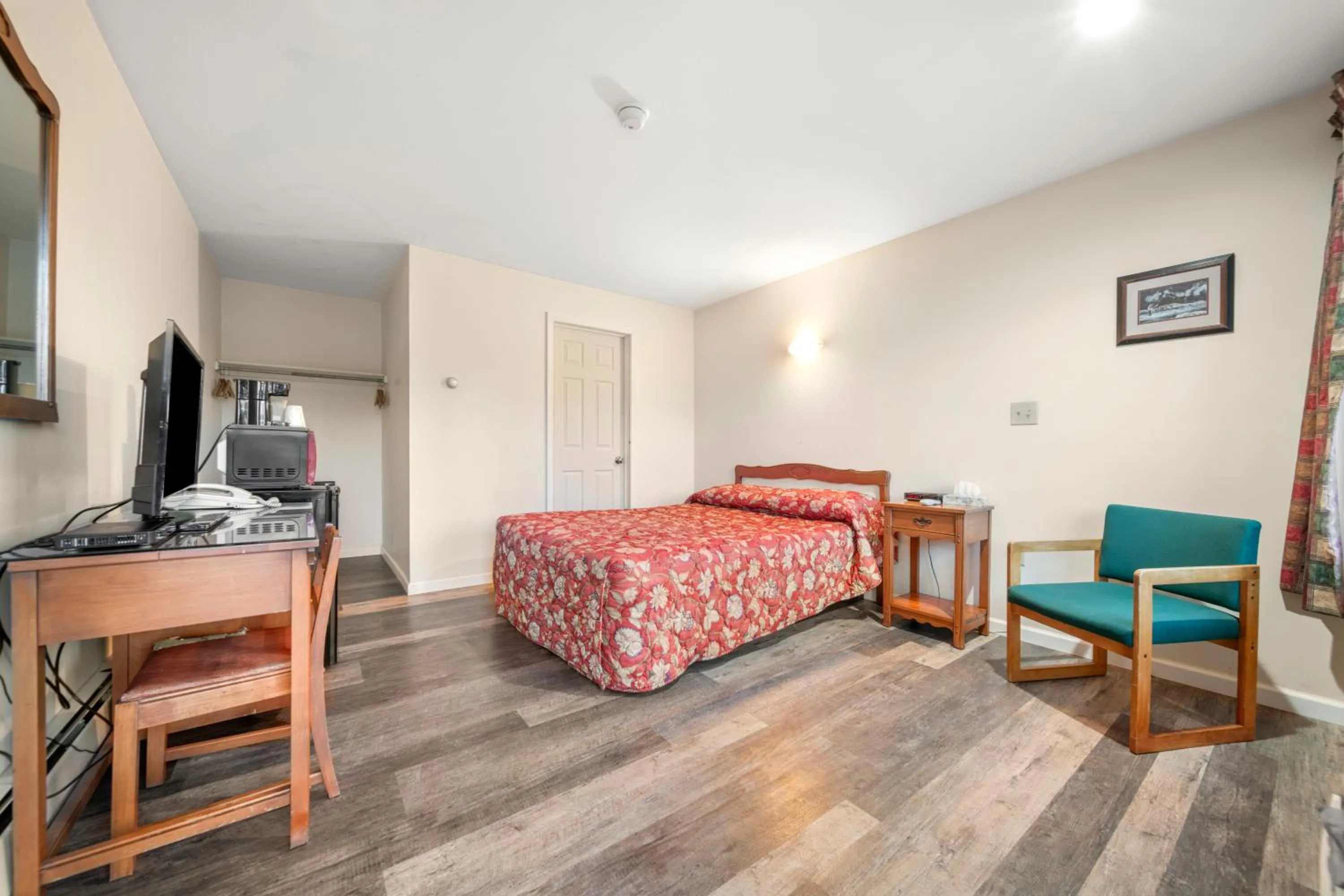 Bed in Thumb Heritage Inn