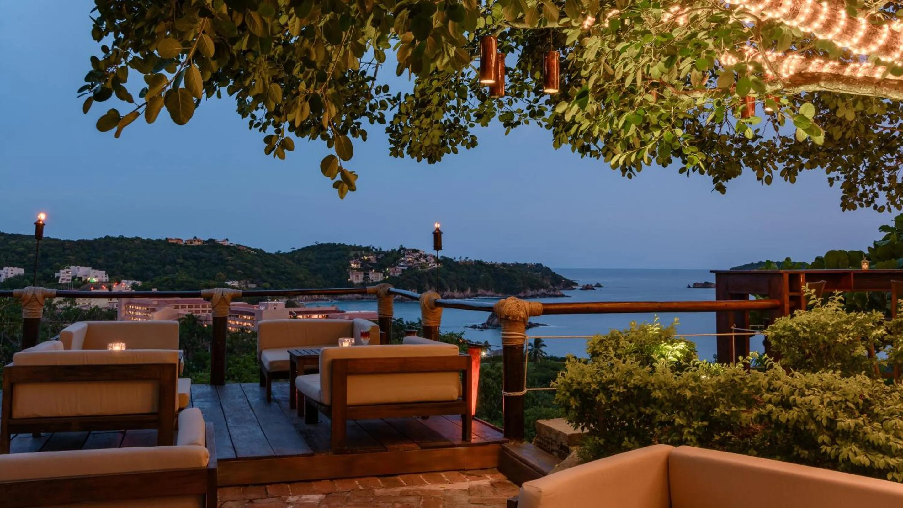 Lounge or bar in Quinta Real Huatulco