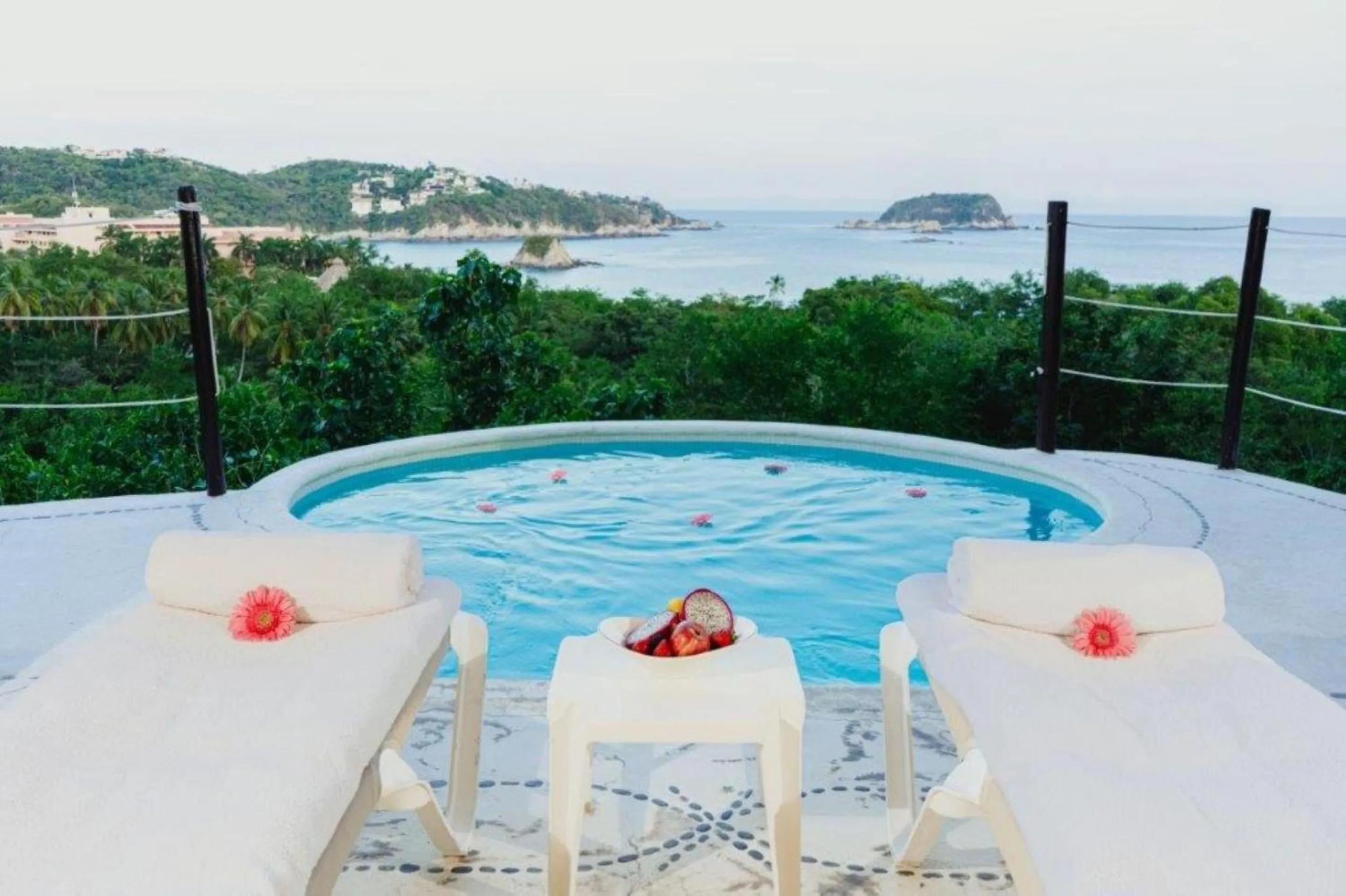 Swimming pool in Quinta Real Huatulco
