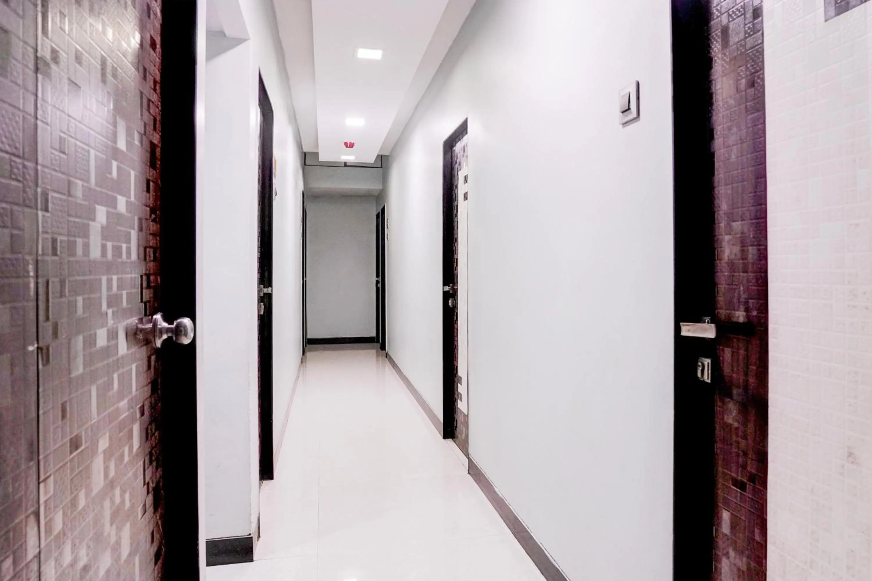 Lobby or reception in Collection O Asalpha near International Airport