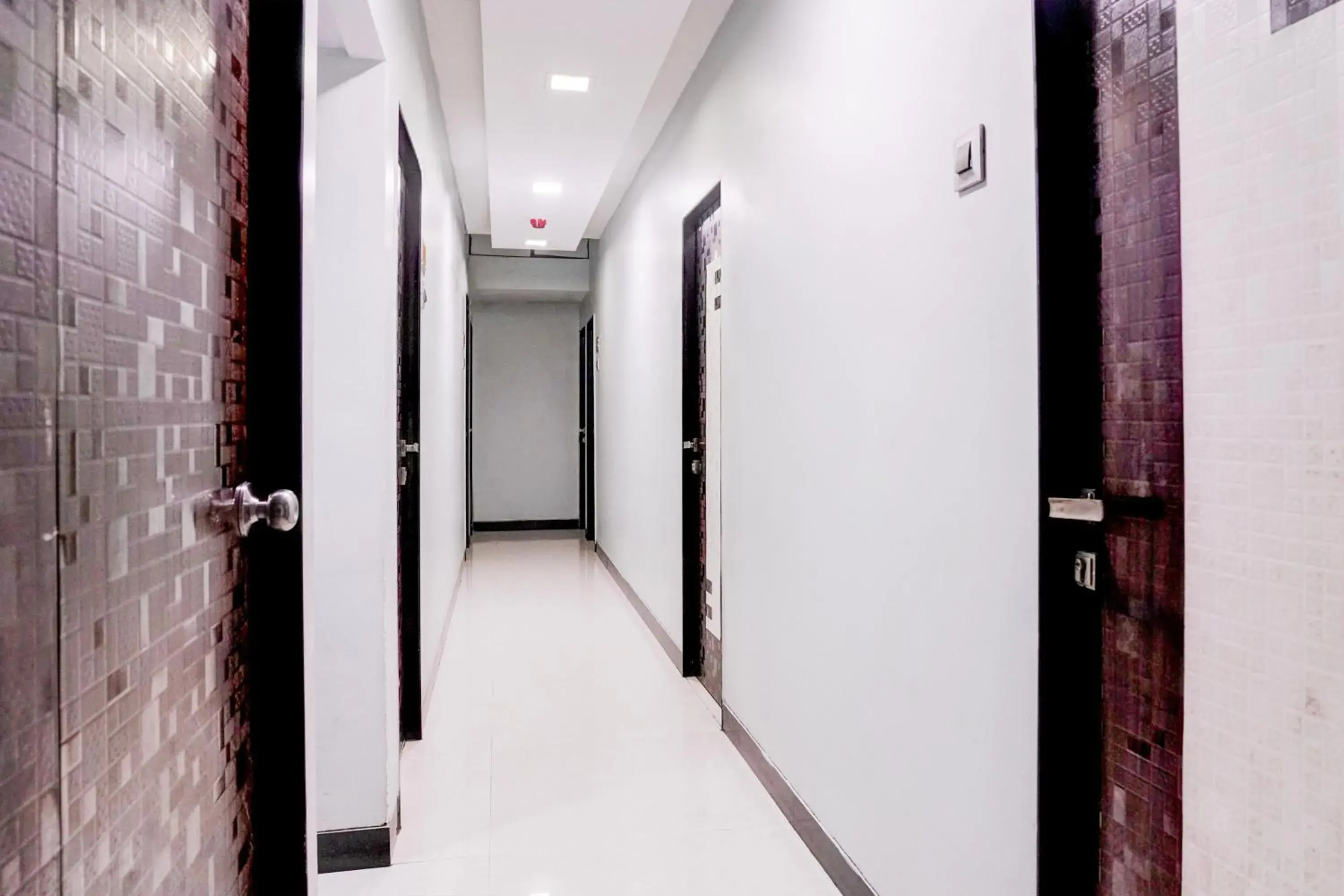 Lobby or reception in Super Collection O Asalpha near International Airport Lobby or reception in Super Collection O Asalpha near International Airport