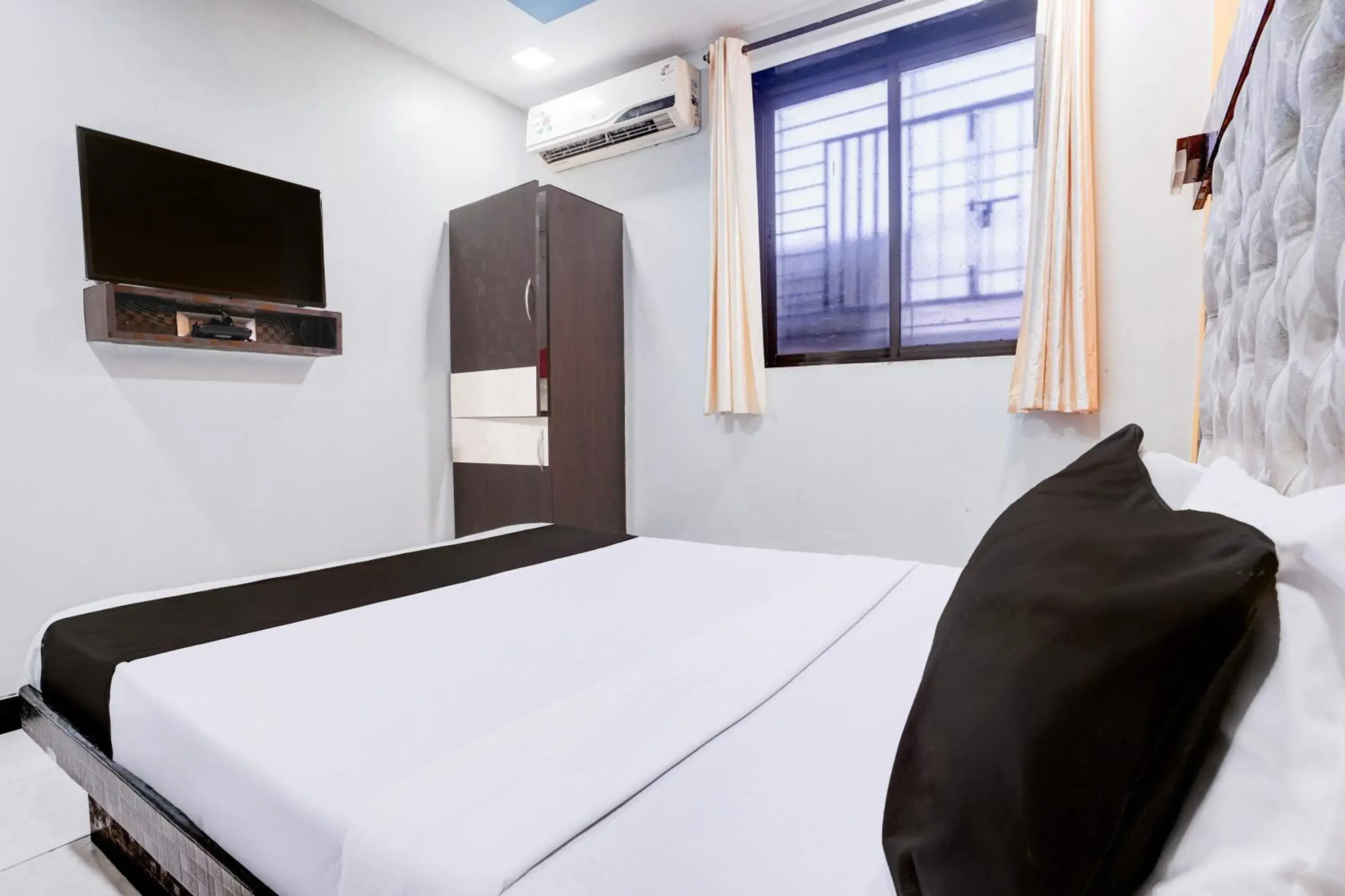 Bedroom, Bed in Super Collection O Asalpha near International Airport Bedroom, Bed in Super Collection O Asalpha near International Airport