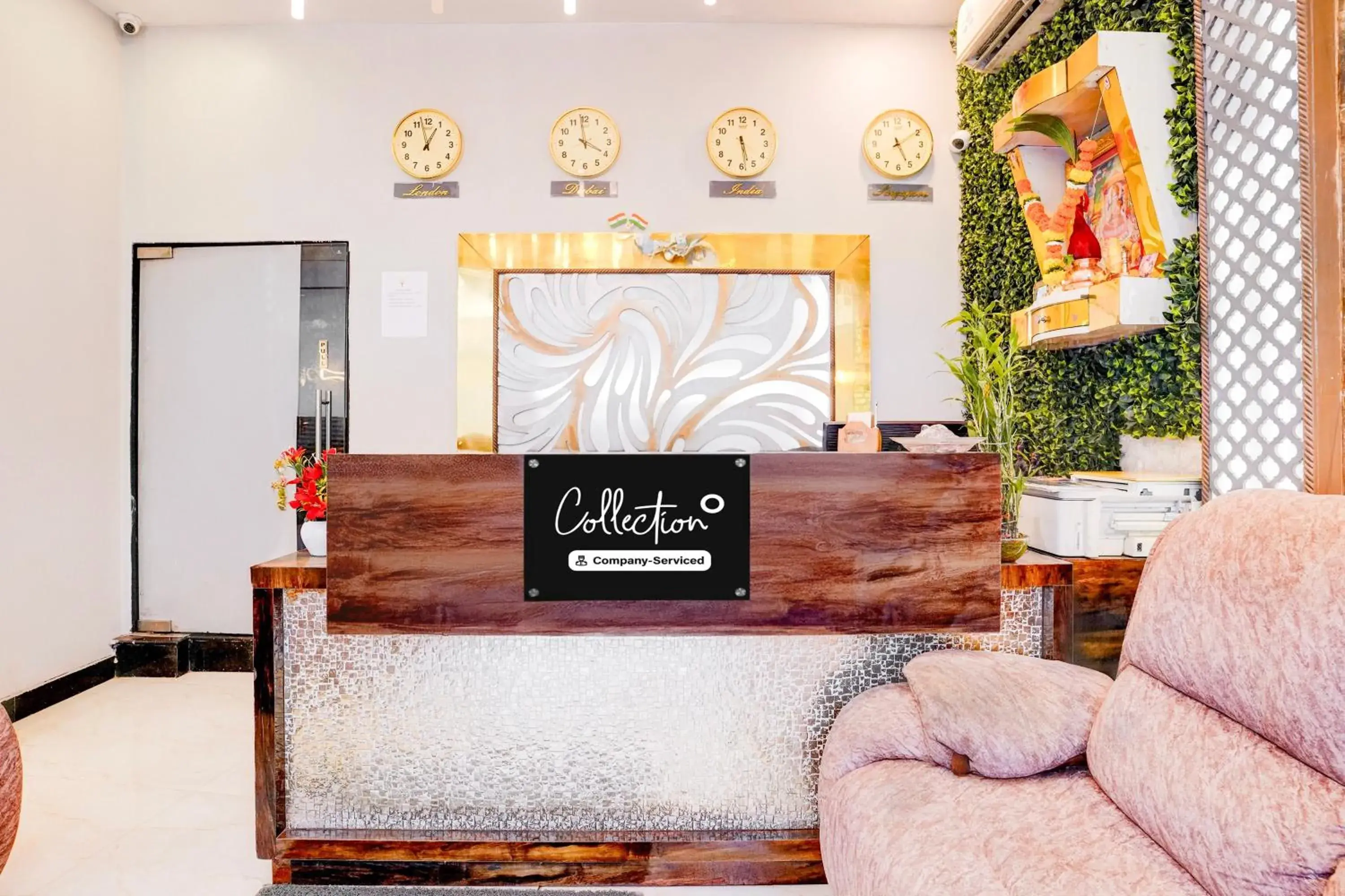 Lobby or reception in Super Collection O Asalpha near International Airport Lobby or reception in Super Collection O Asalpha near International Airport