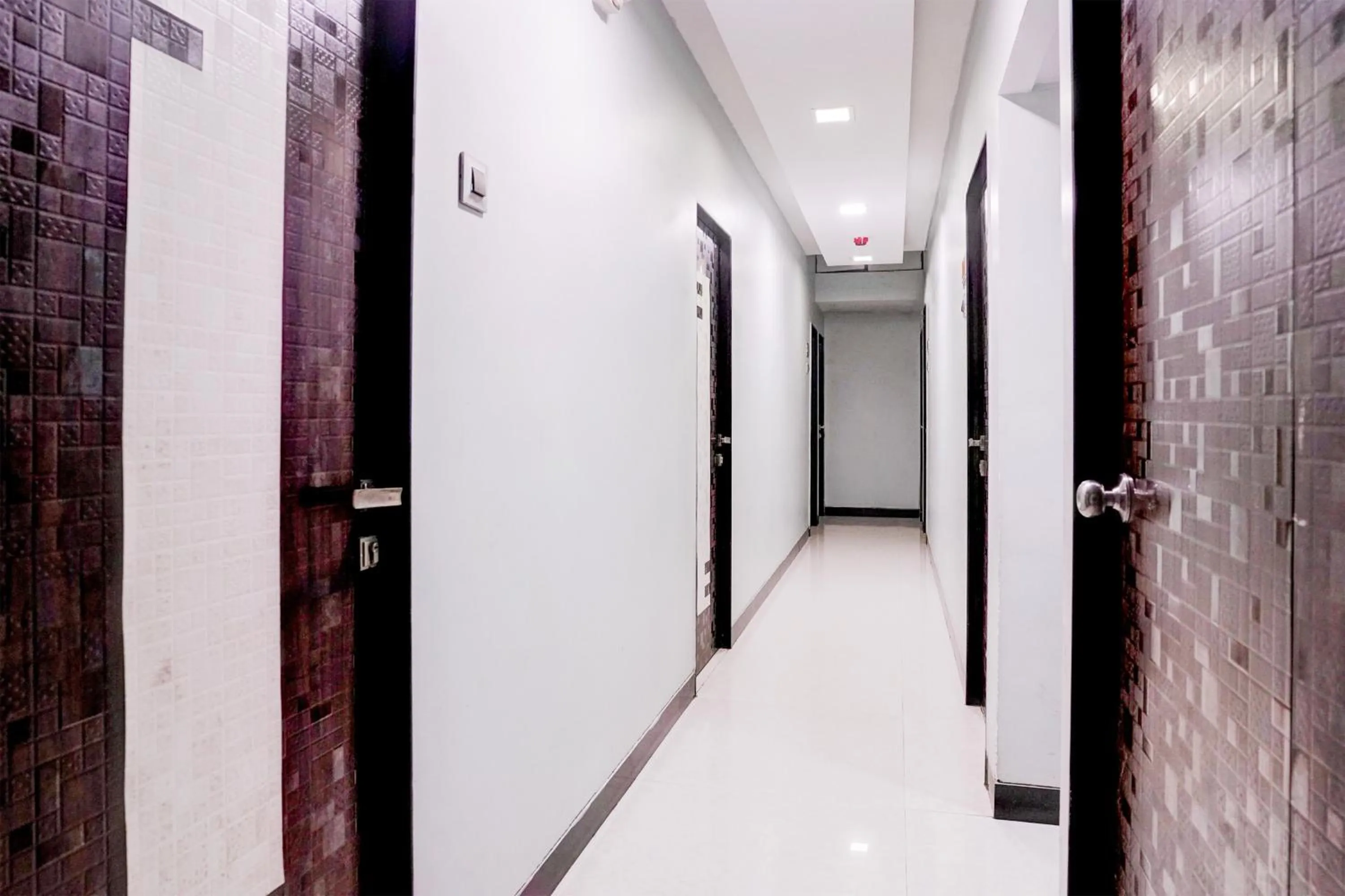 Lobby or reception in Collection O Asalpha near International Airport