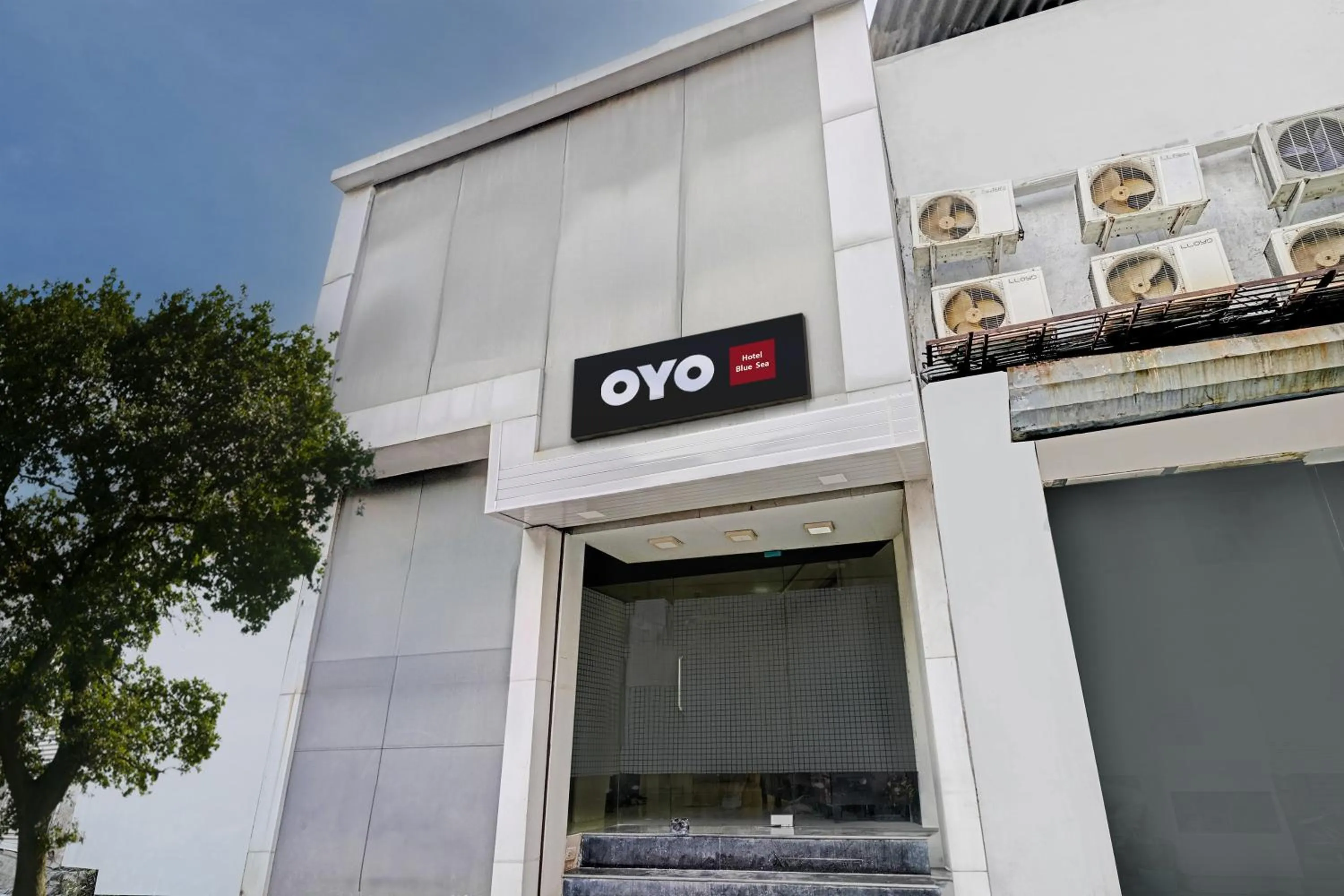 Facade/entrance in Hotel O Blue Sea