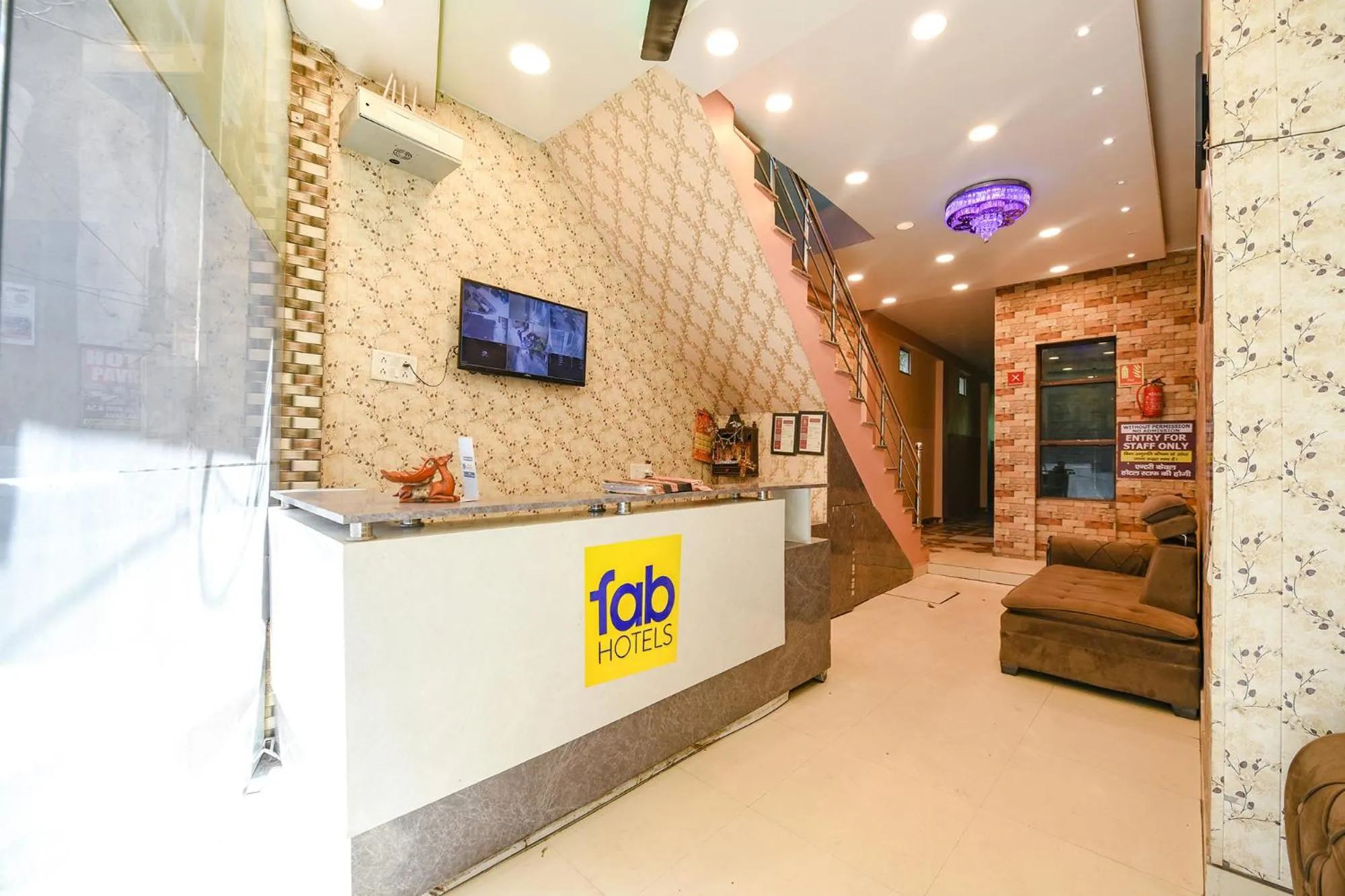 Lobby or reception in FabExpress Galaxy