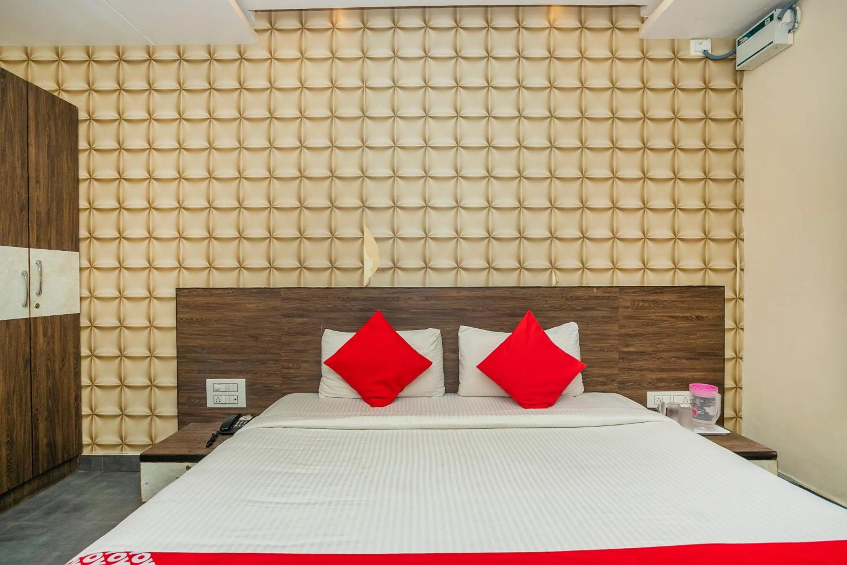 Bedroom, Bed in Collection O Indian Suites Near Sitara Restaurant