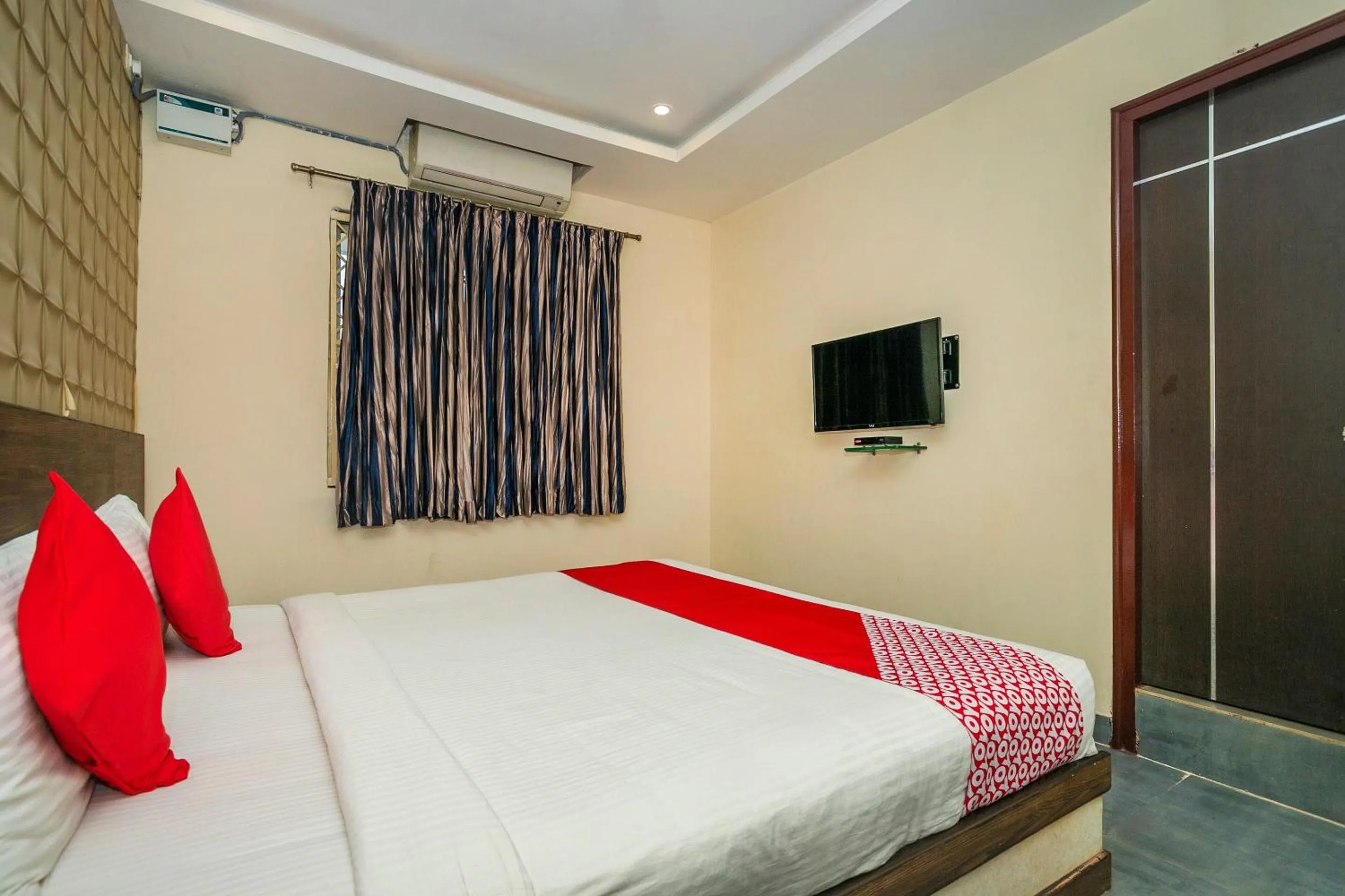 Bedroom, Bed in Collection O Indian Suites Near Sitara Restaurant