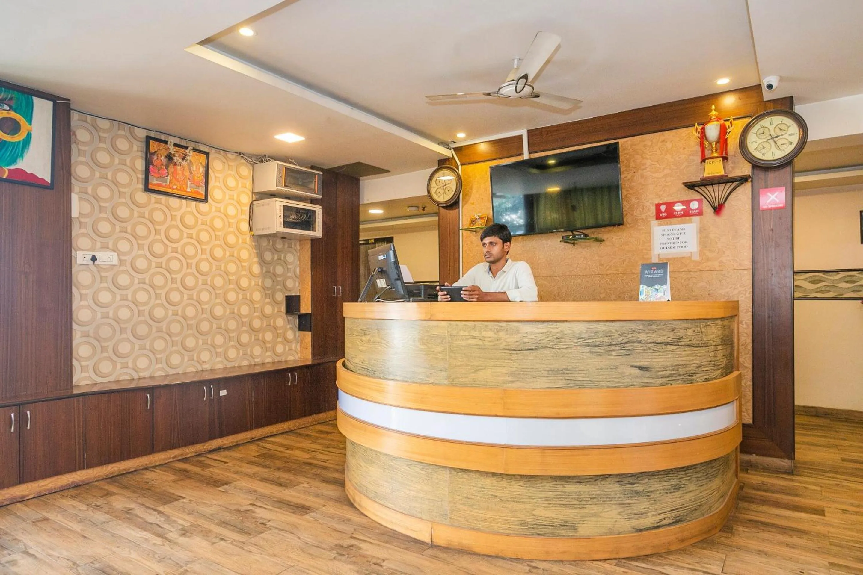 Lobby or reception in Collection O Indian Suites Near Sitara Restaurant