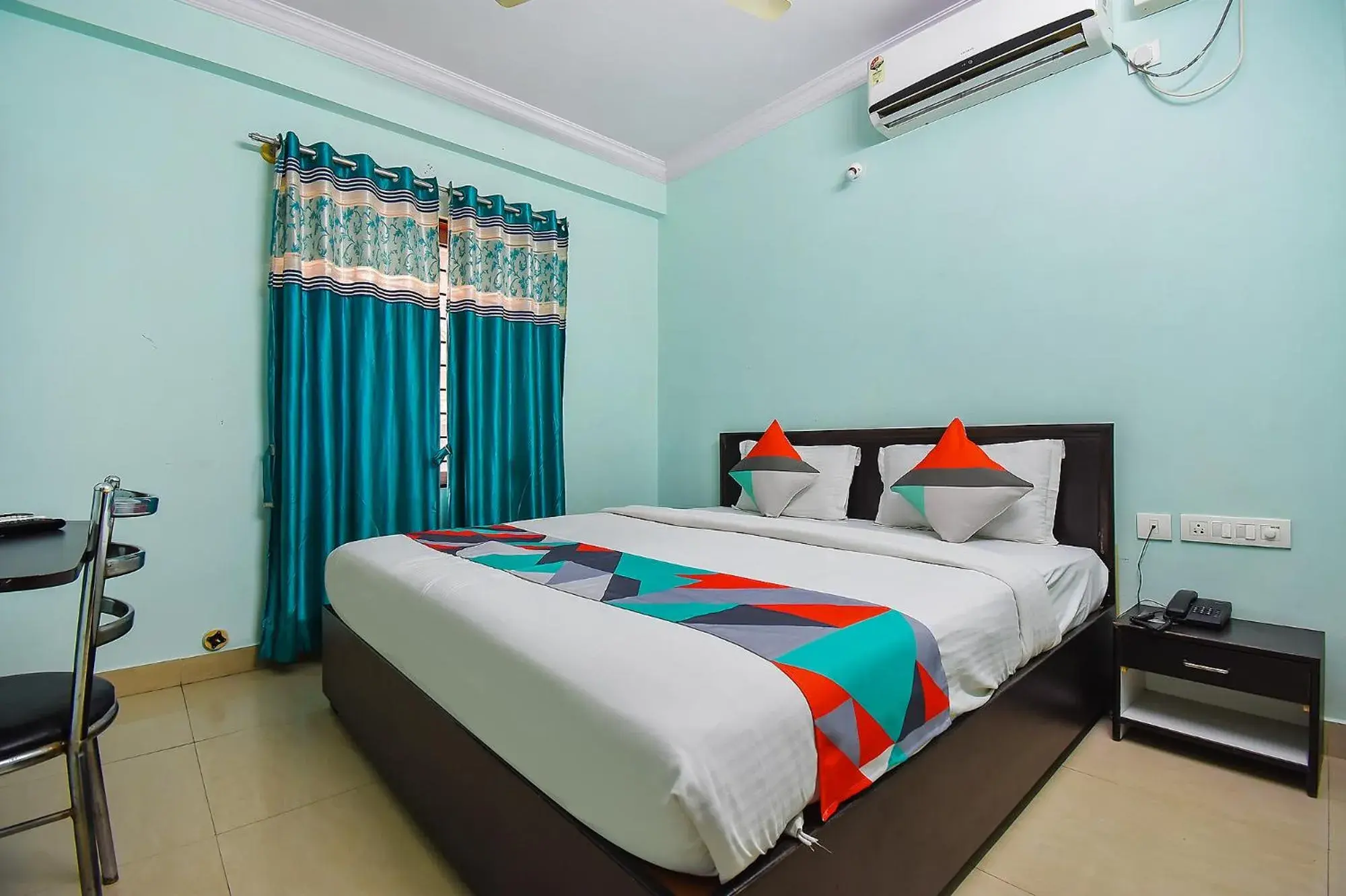 Bed in FabExpress Ivory Pearl - BTM Layout Bed in FabExpress Ivory Pearl - BTM Layout