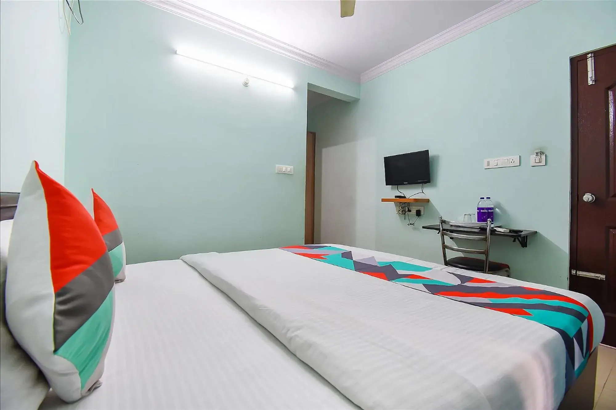 Bed in FabExpress Ivory Pearl - BTM Layout Bed in FabExpress Ivory Pearl - BTM Layout