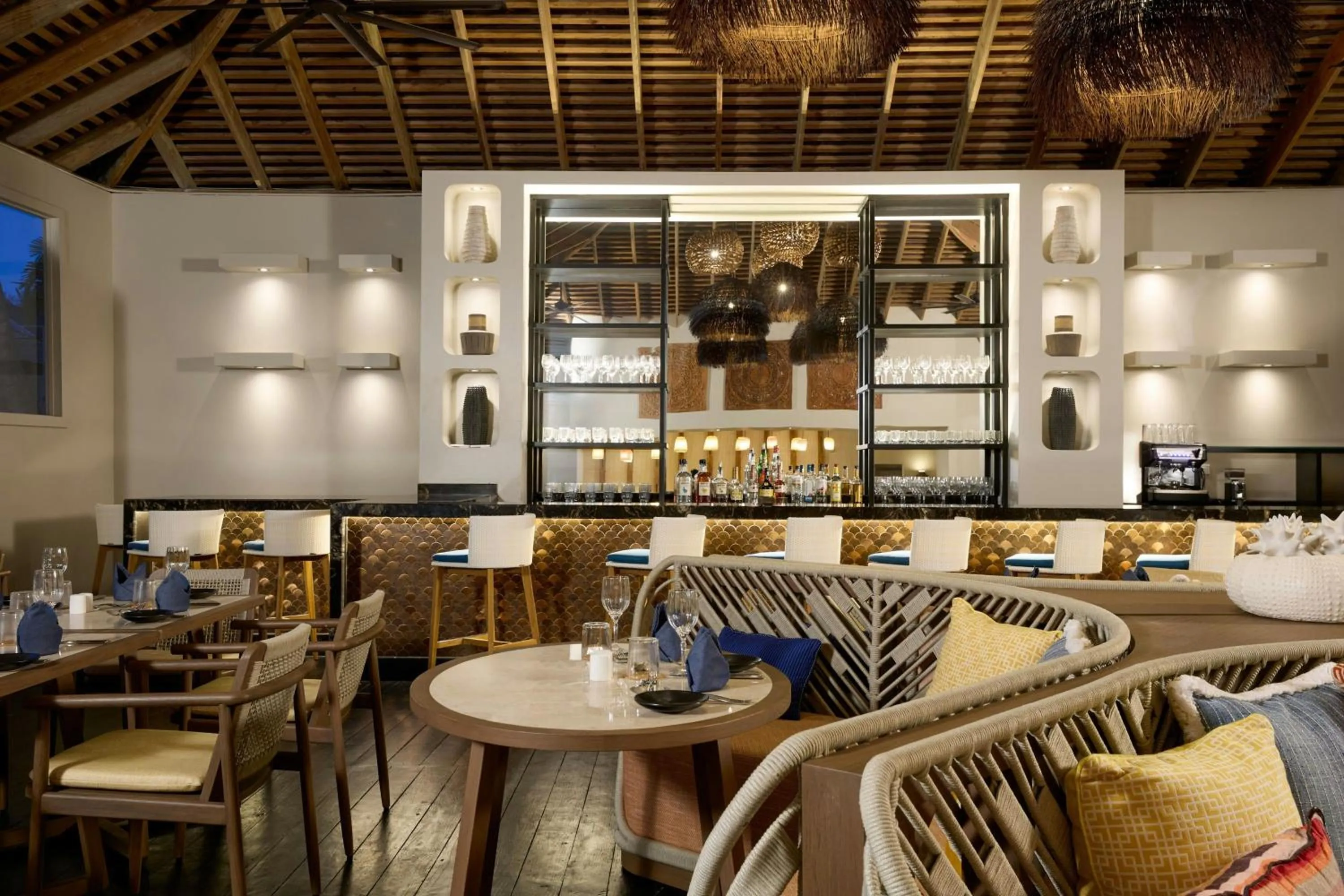 Lounge or bar in Waves Resort & Spa, Barbados, An Autograph Collection All-Inclusive Resort