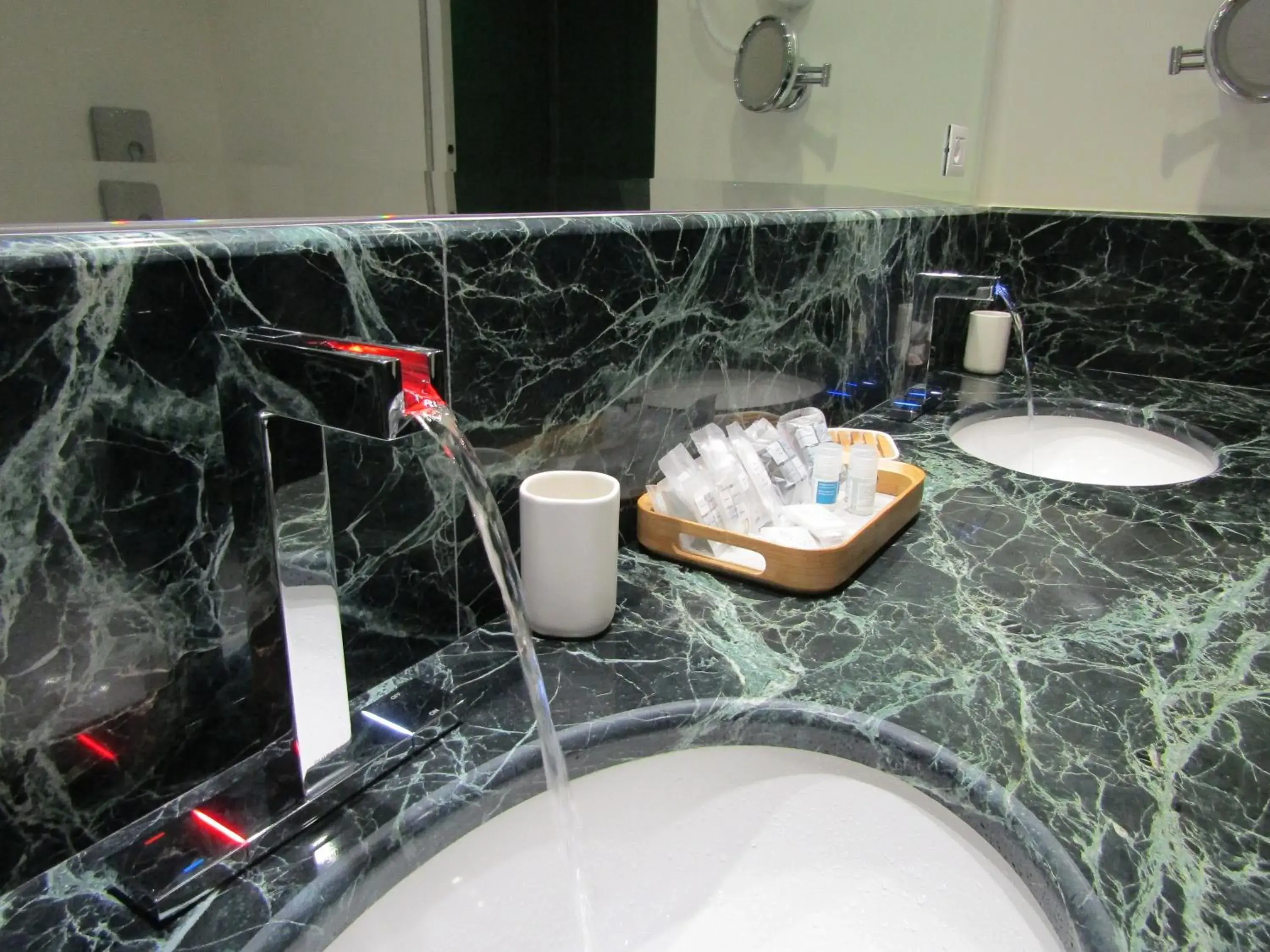 Bathroom in Hotel Marechiaro Bathroom in Hotel Marechiaro