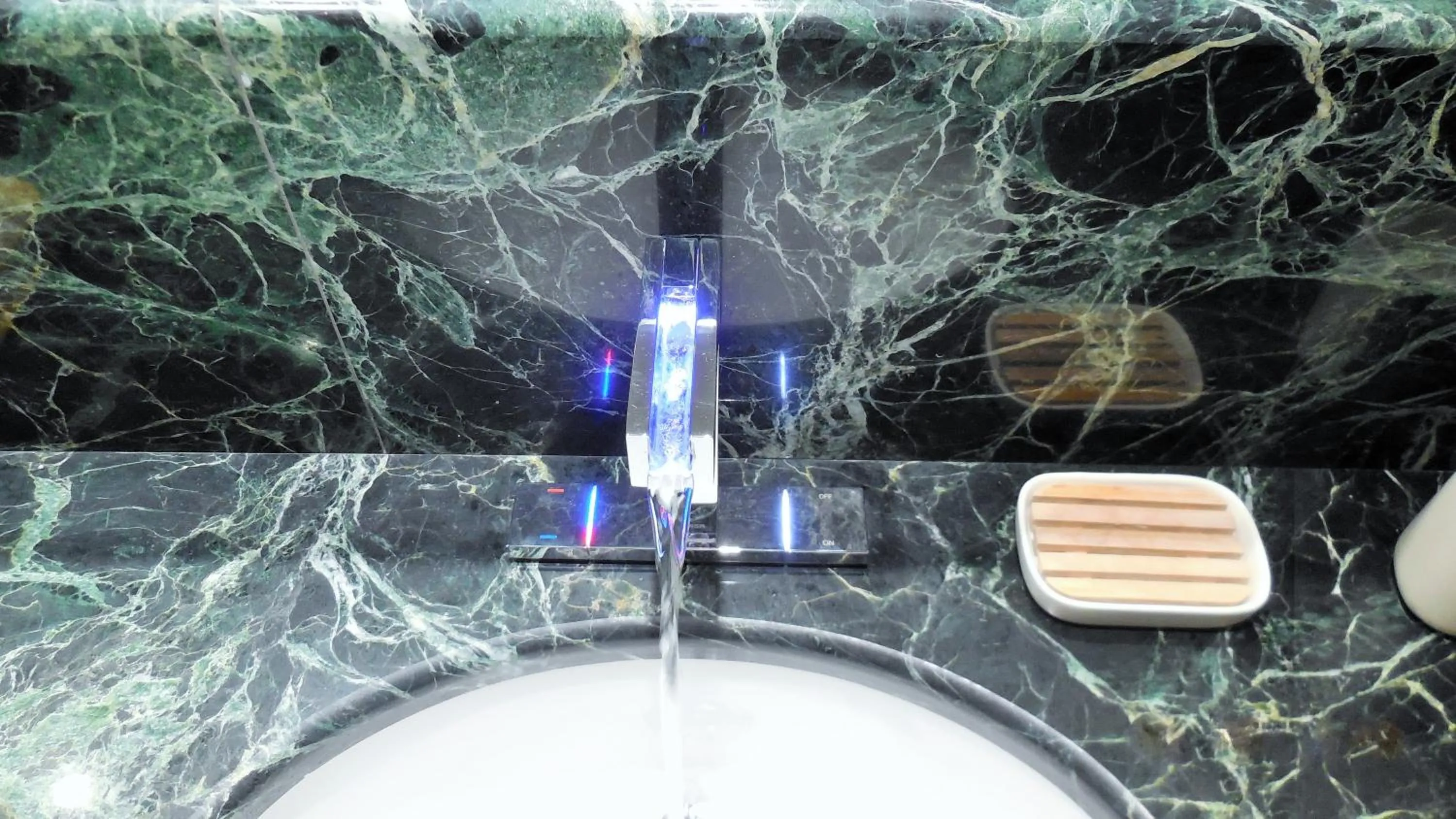 Bathroom in Hotel Marechiaro