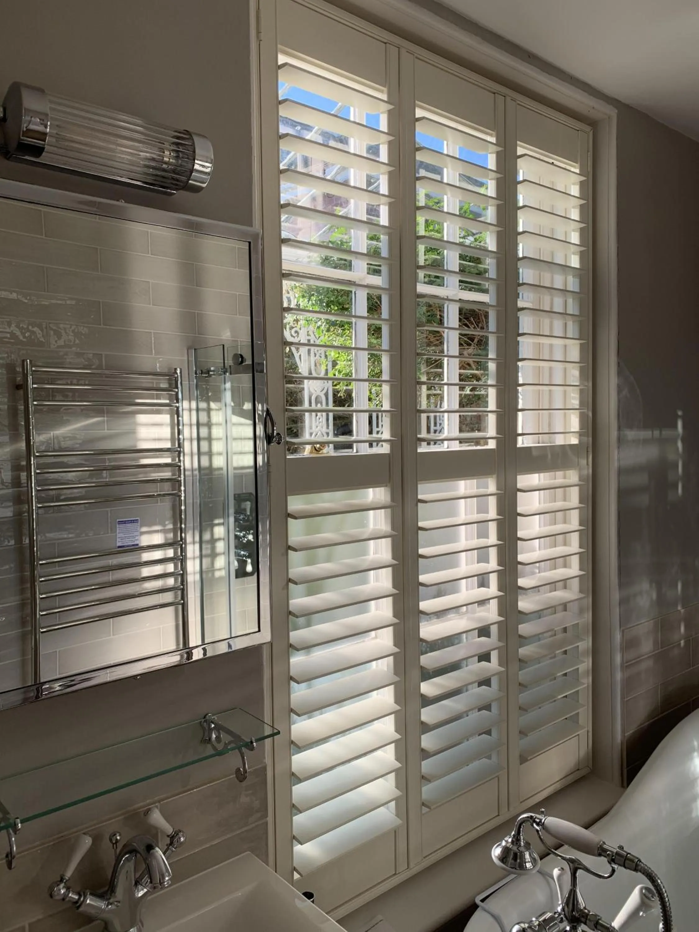 Bathroom in Coswarth House with breakfast at Rick Stein's