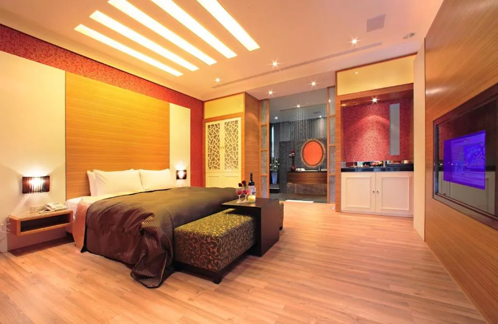 Bed in Le chateau Motel