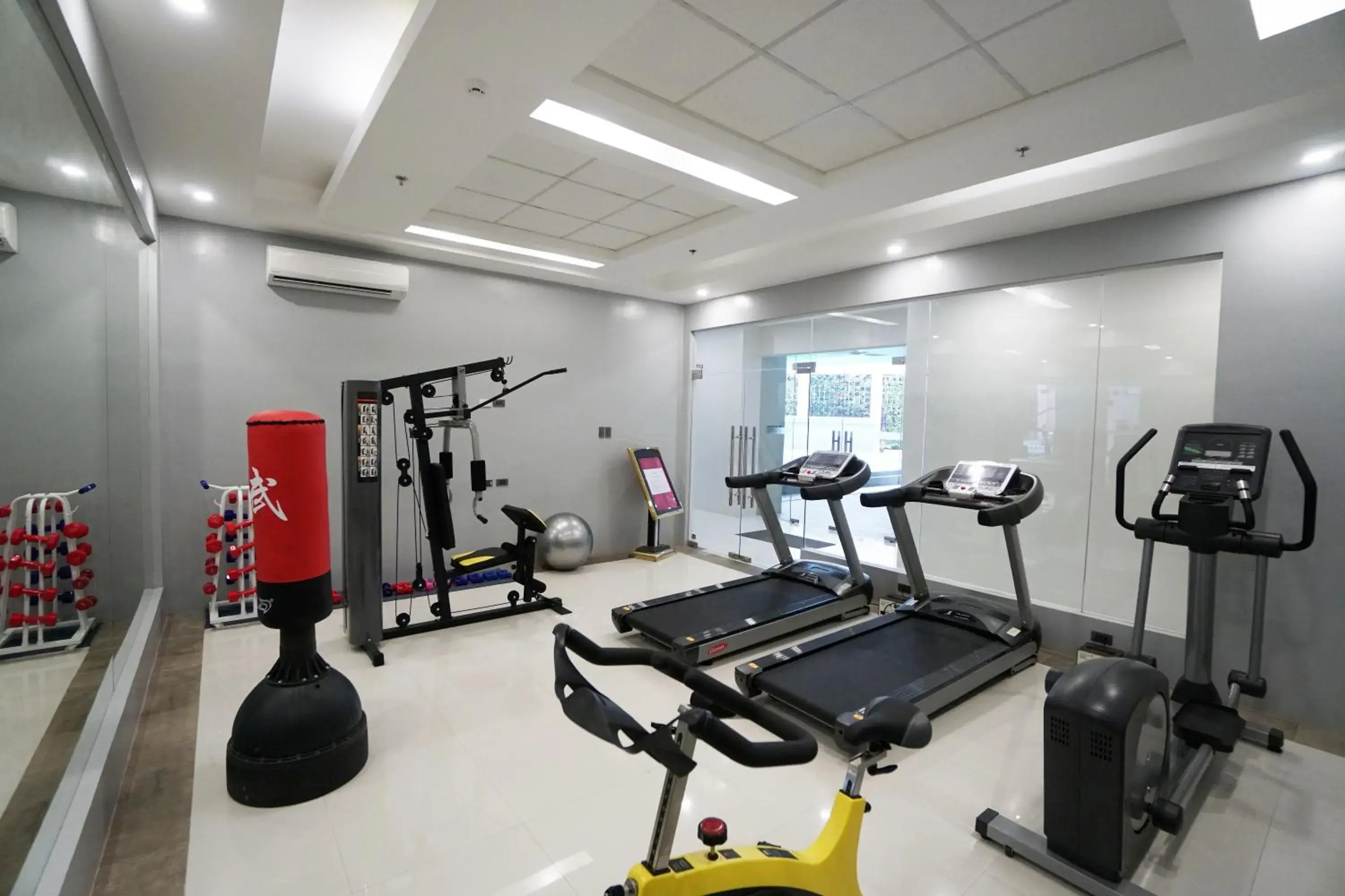 Fitness centre/facilities in Mezzo Hotel Fitness centre/facilities in Mezzo Hotel