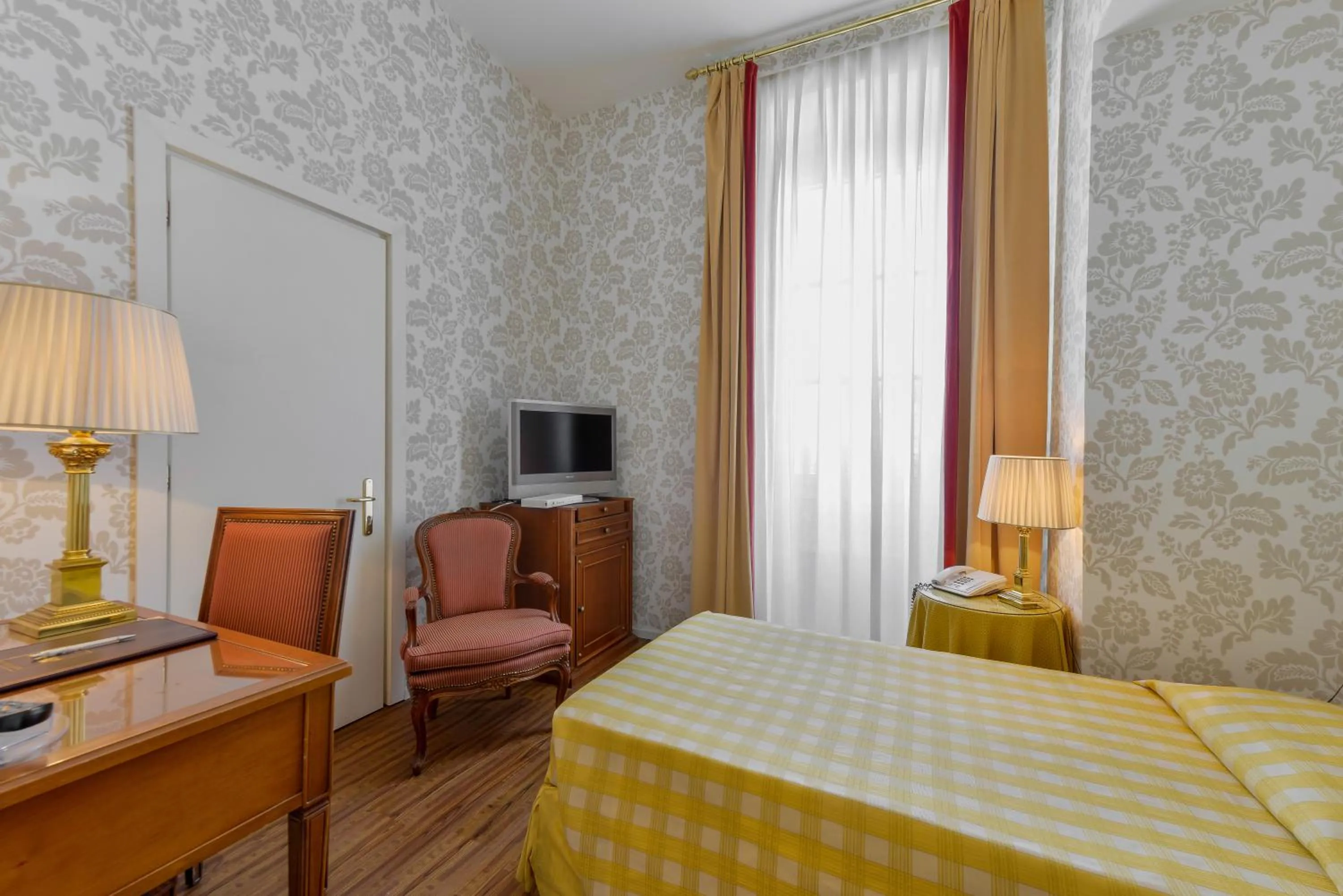 Bed in Albergo Alla Posta