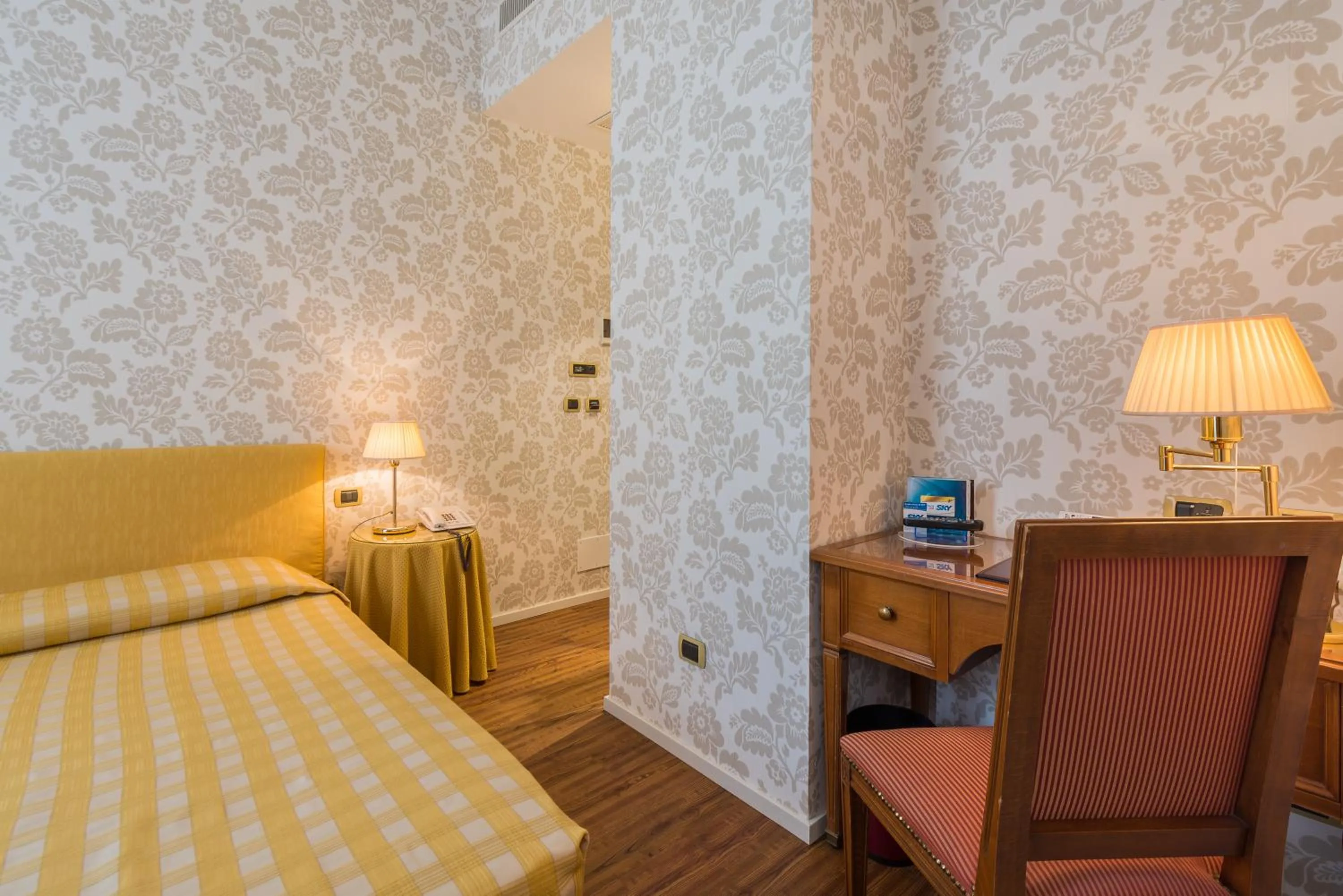 Bed in Albergo Alla Posta