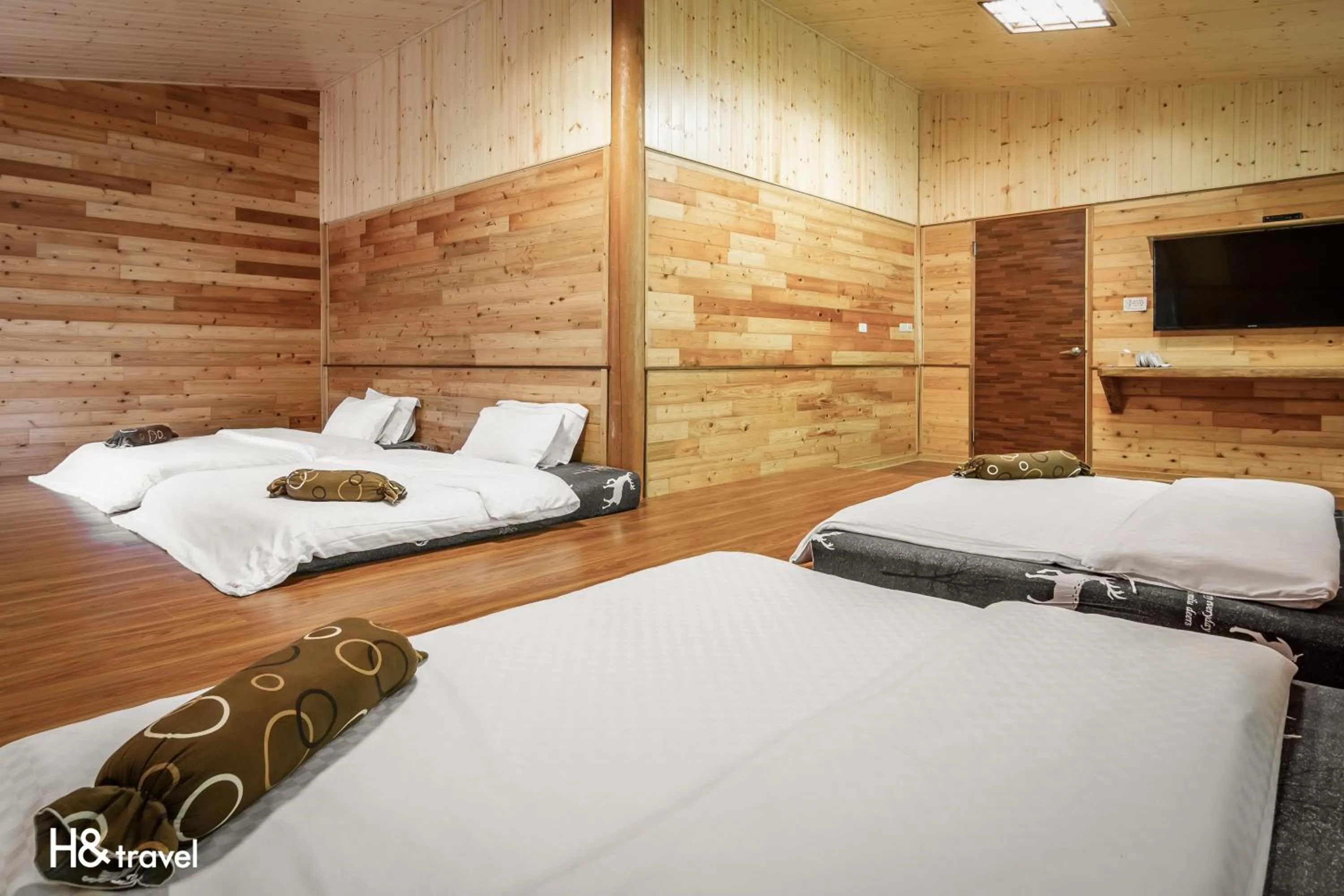 Superior Family Room (6 people) in Alishan Sunrise B&B