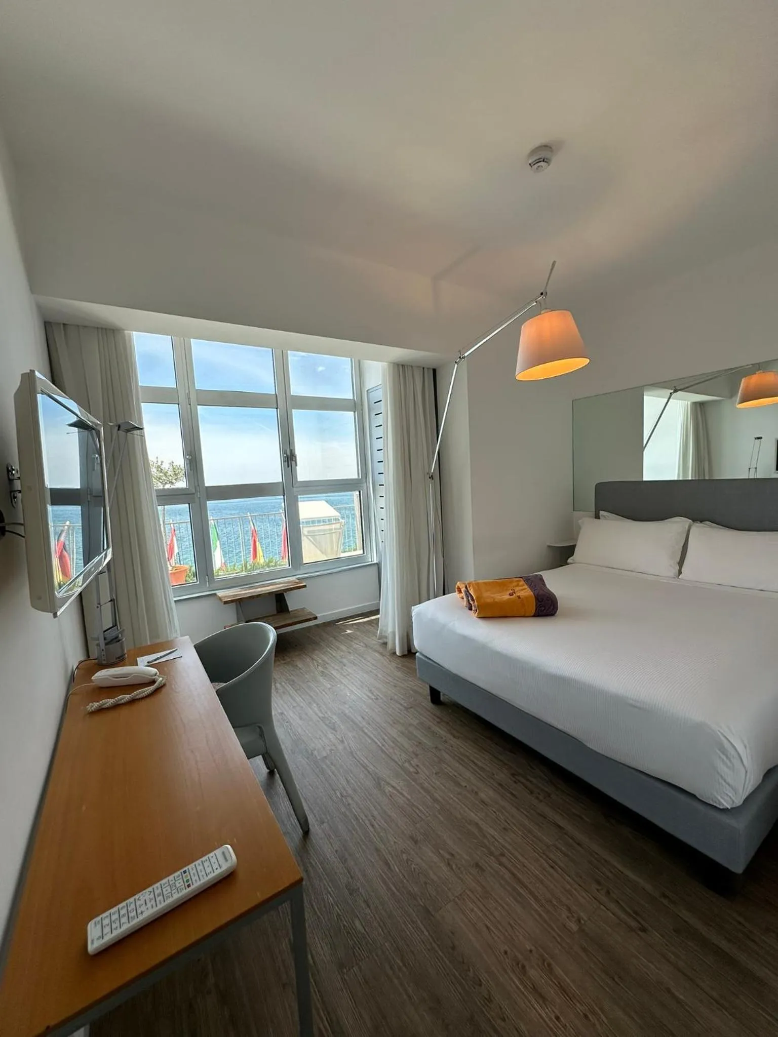 Photo of the whole room, Bed in Hotel Miramare - Adults Only con Private Spa