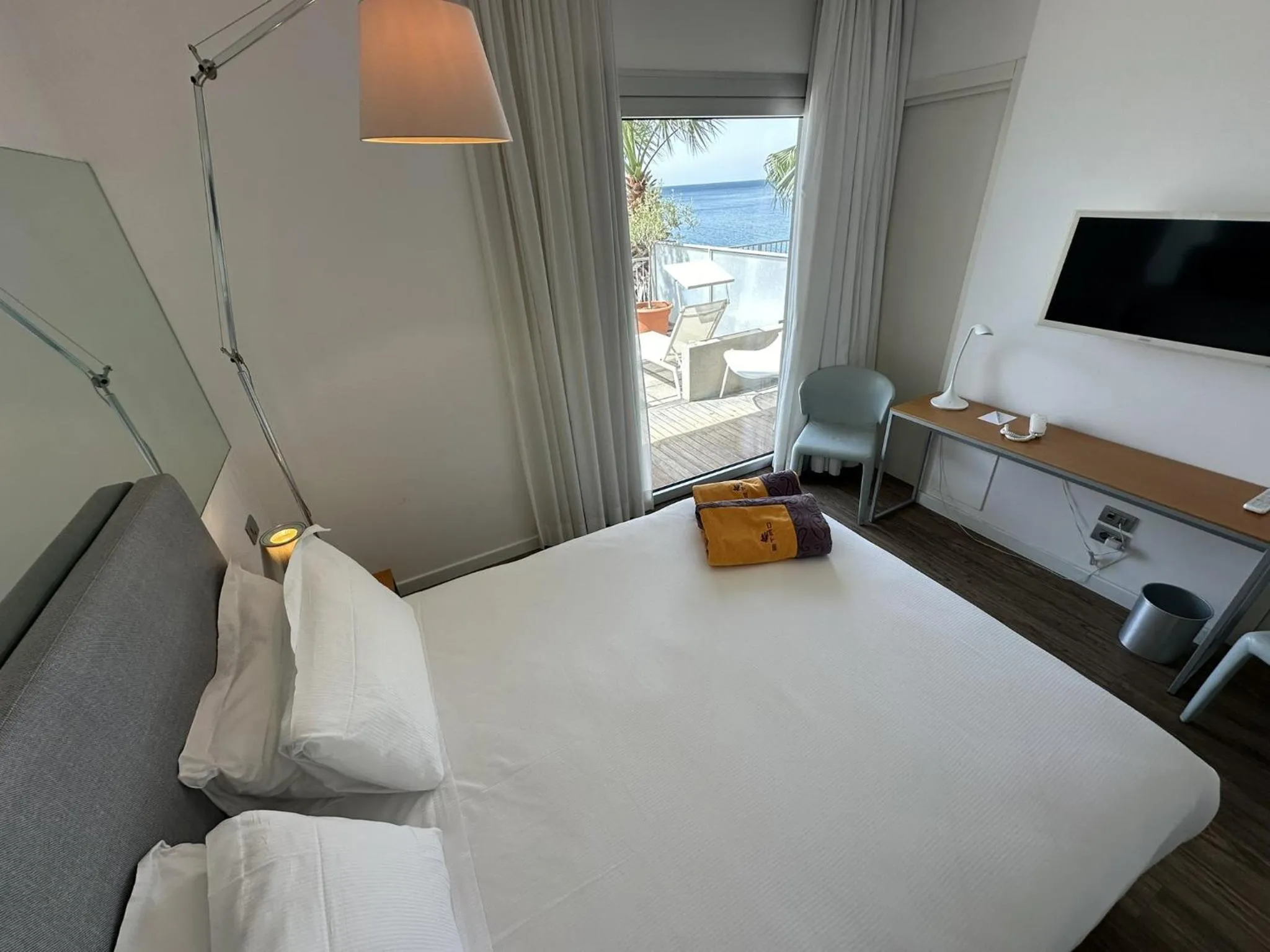 Photo of the whole room, Bed in Hotel Miramare - Adults Only con Private Spa