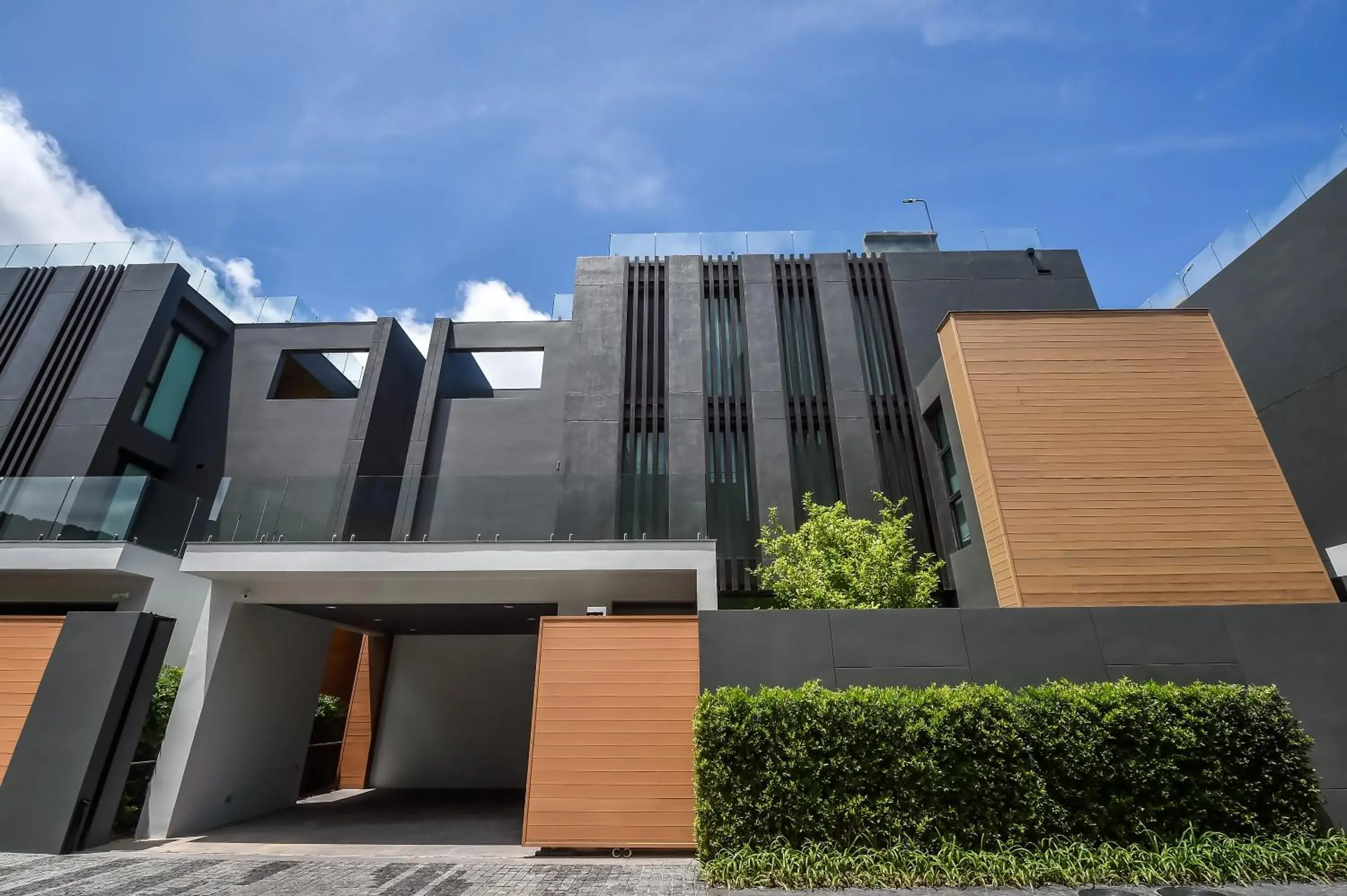 Property building in Glam Habitat - SHA Extra Plus Property building in Glam Habitat - SHA Extra Plus