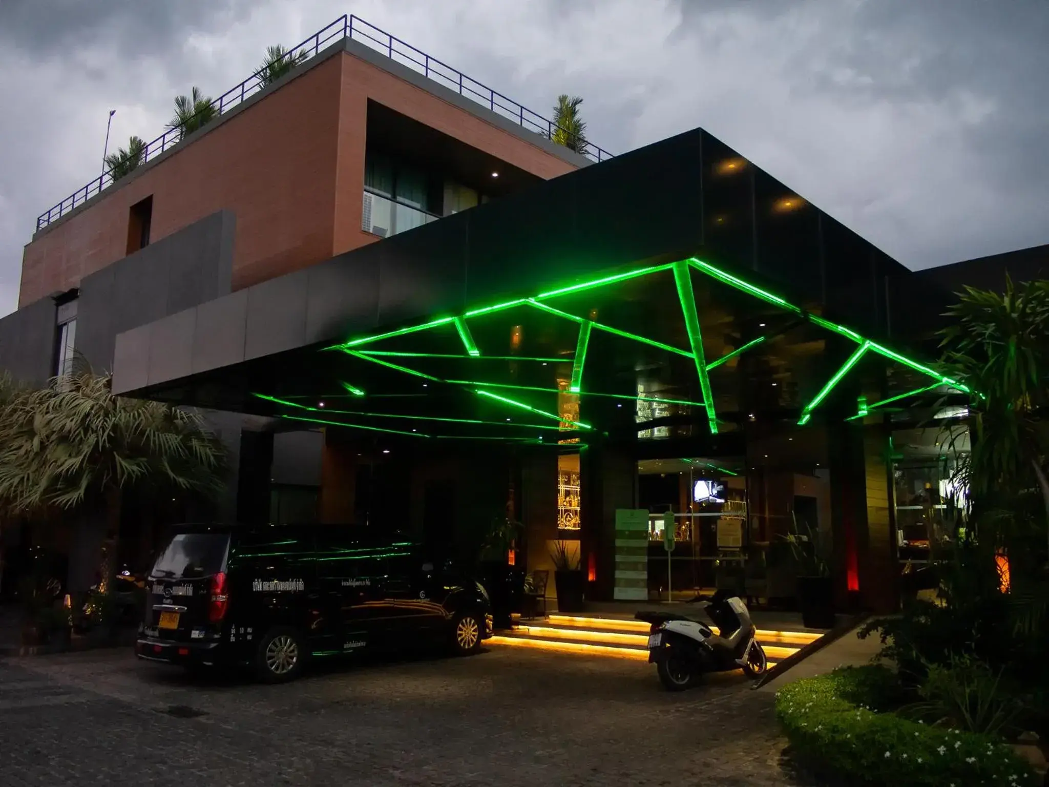 Facade/entrance in Glam Habitat - SHA Extra Plus Facade/entrance in Glam Habitat - SHA Extra Plus