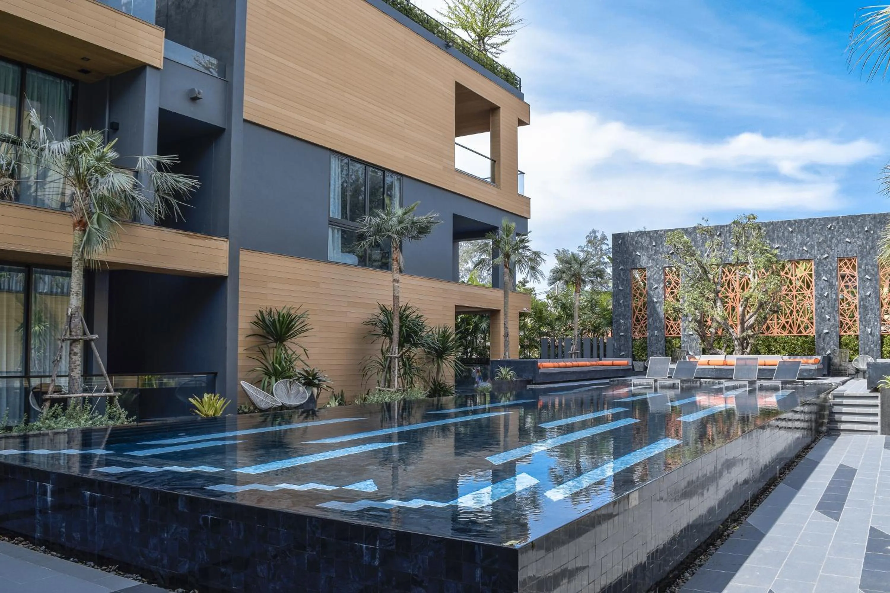 Other in Glam Habitat - SHA Extra Plus