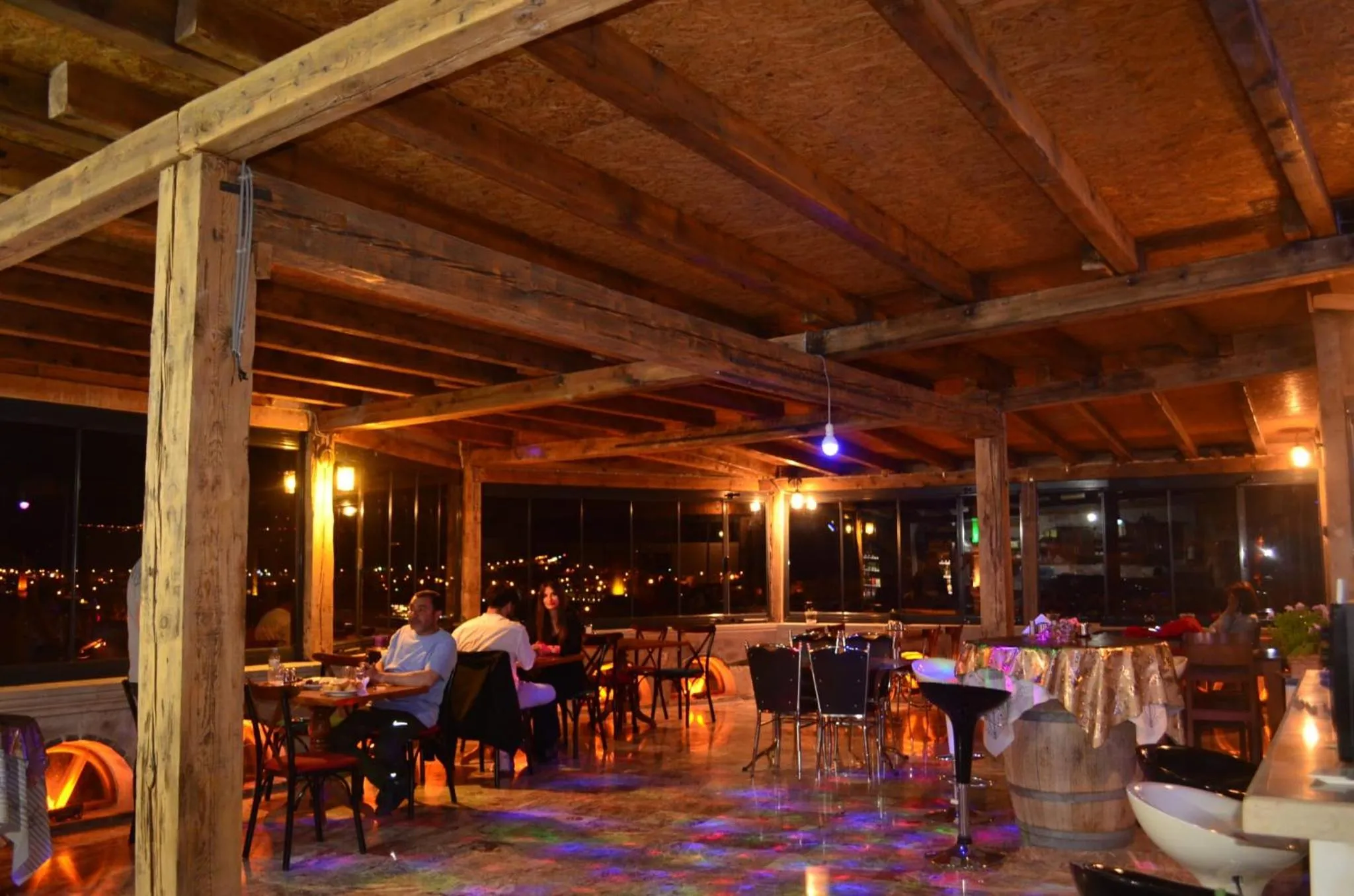 Restaurant/places to eat in Mozaik Stone Hotel