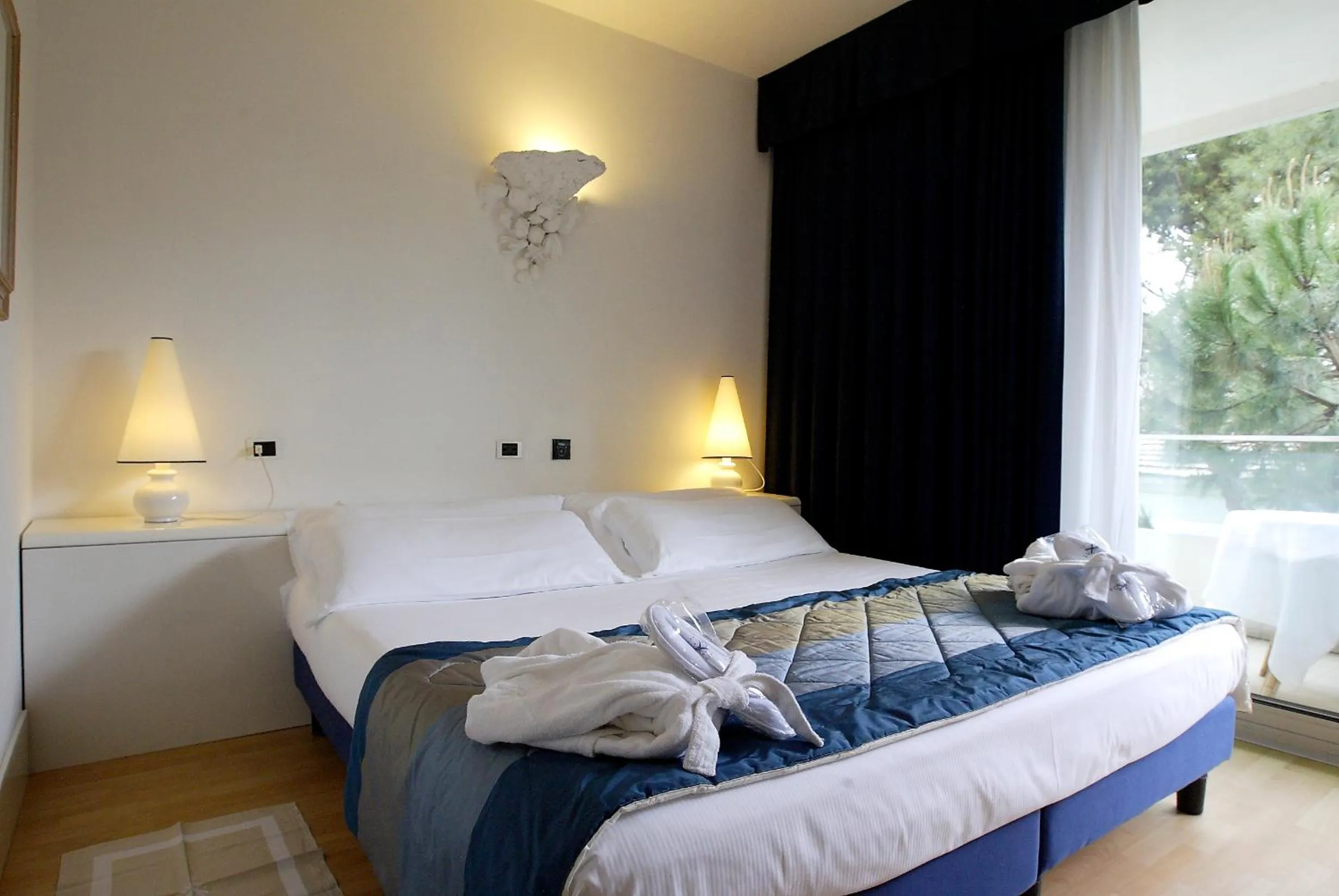 Bedroom, Bed in Hotel Luxor