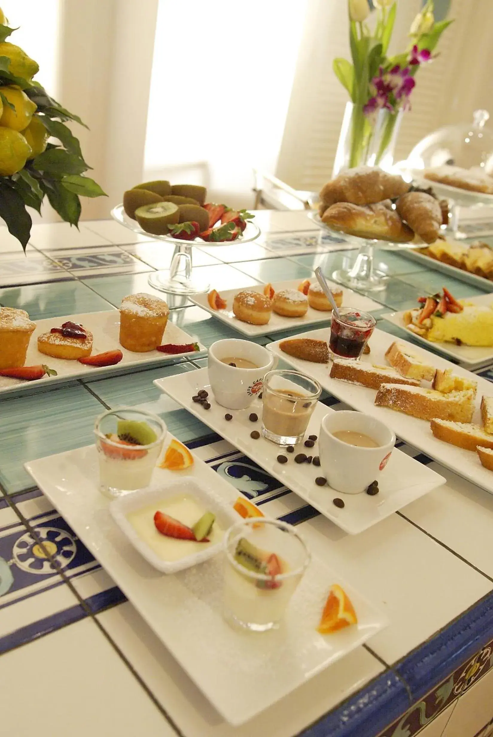 Buffet breakfast, Food in Hotel Luxor
