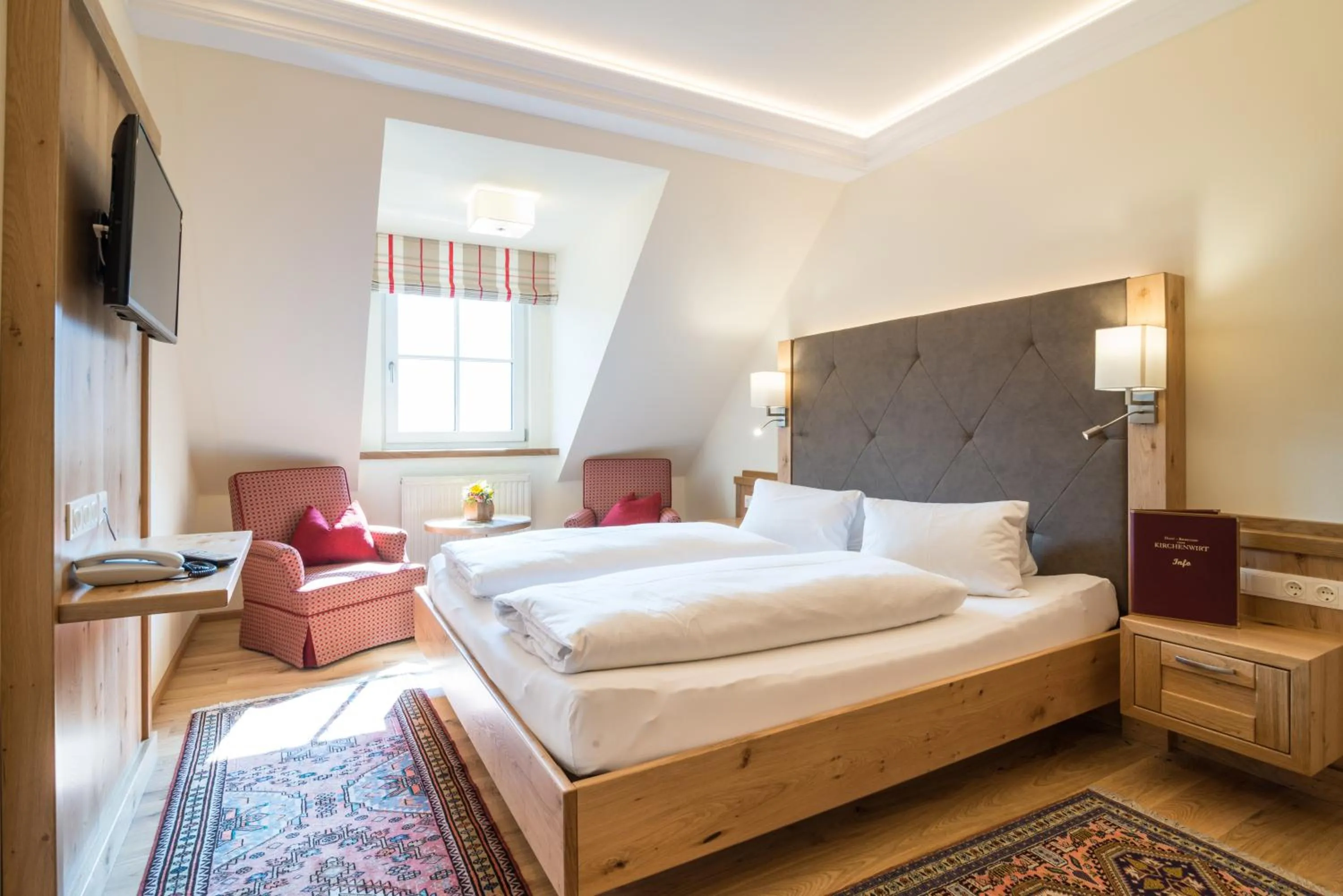 Bed in Kirchenwirt Hotel Restaurant Wachau