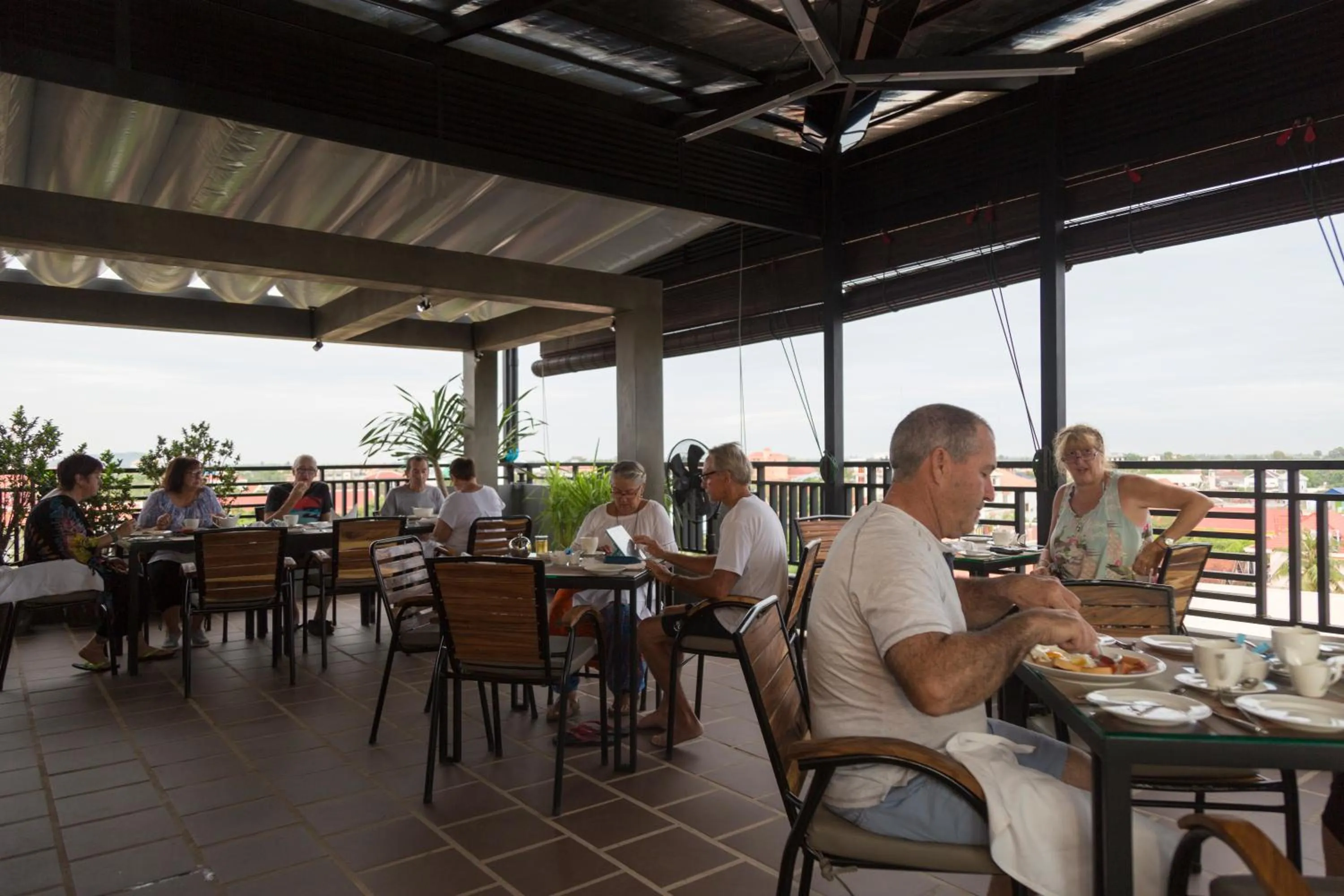 Restaurant/places to eat in The Tito Suite Residence