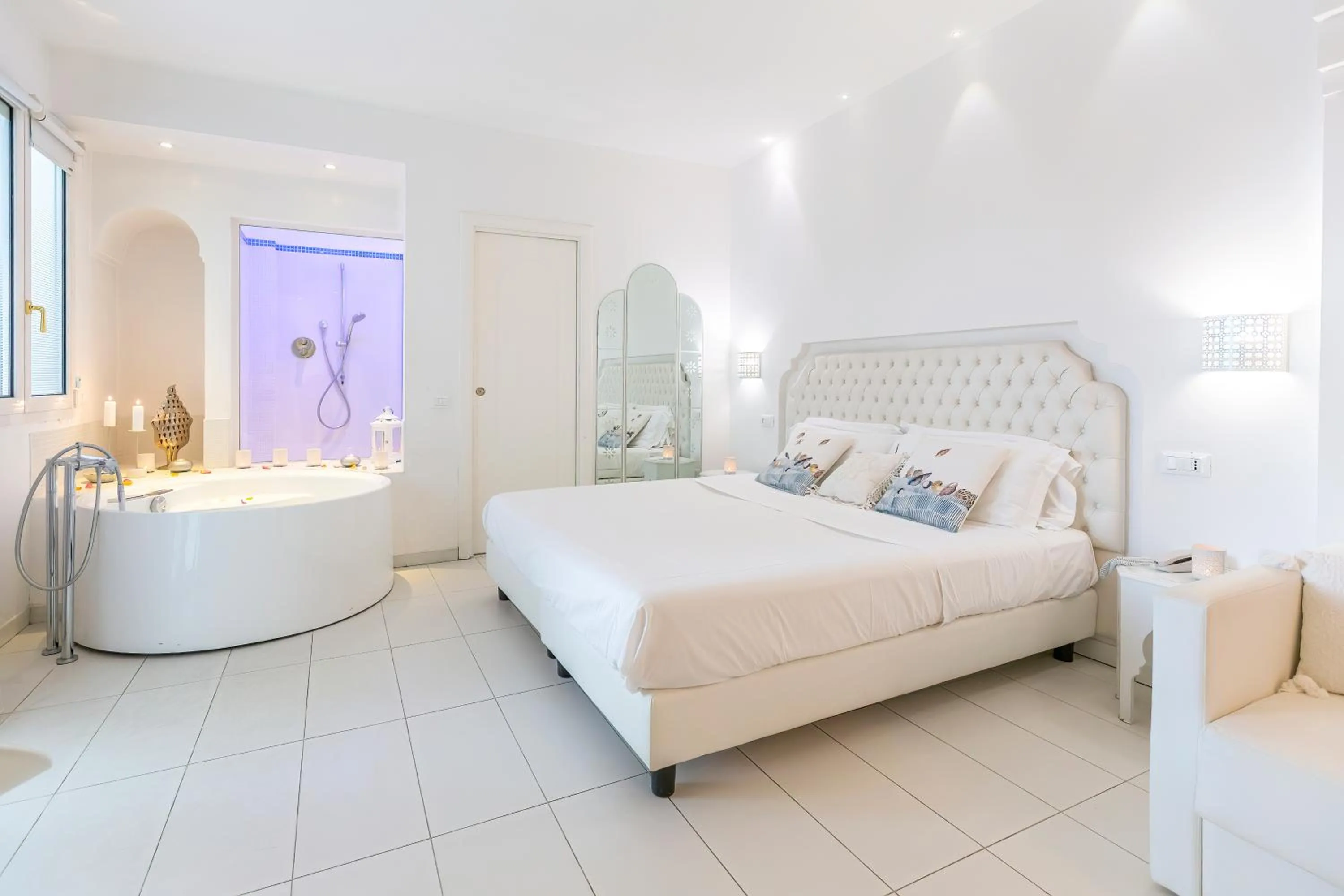 Bedroom, Bed in Hotel Al Cavallino Bianco