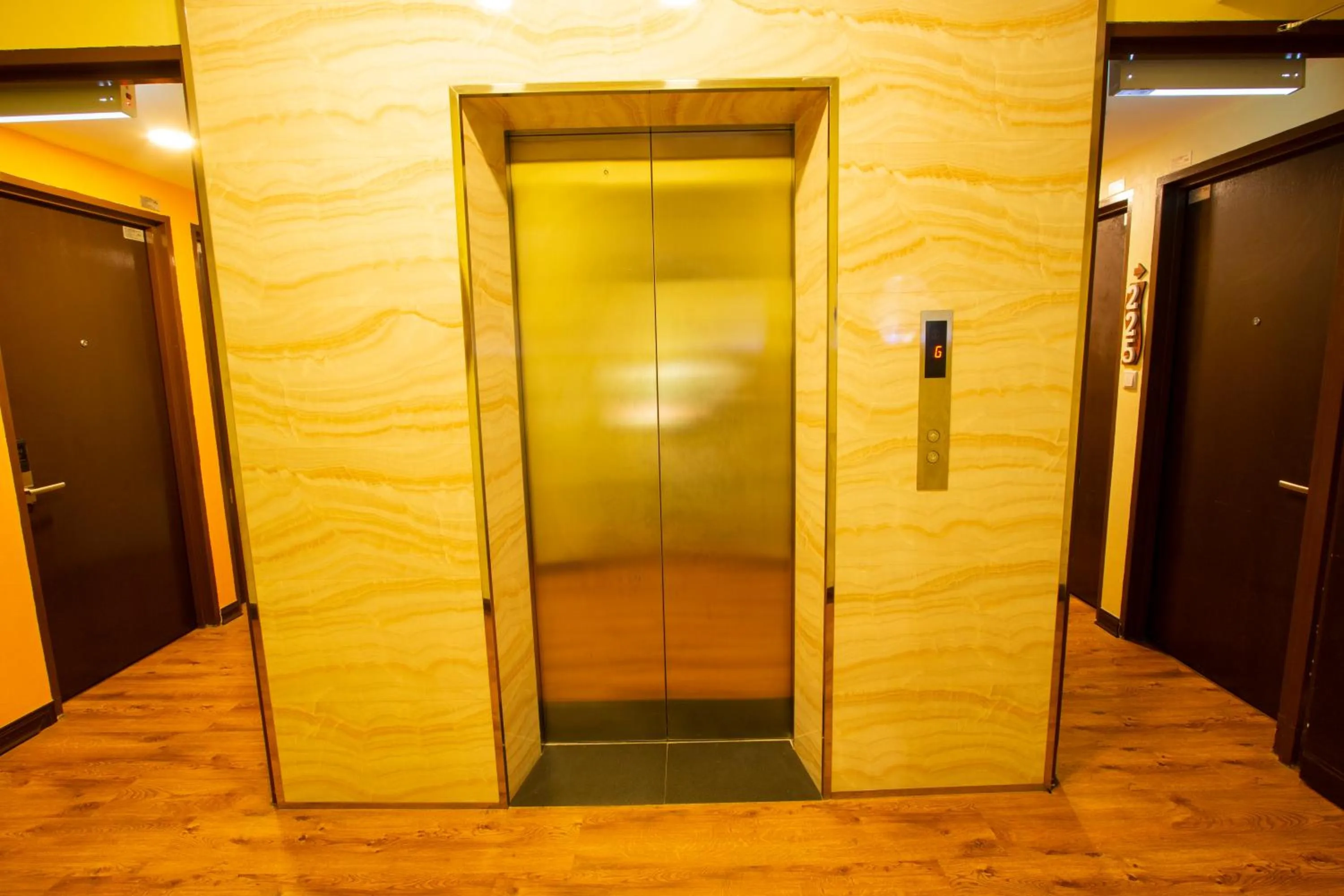 Area and facilities in Expo Hotel