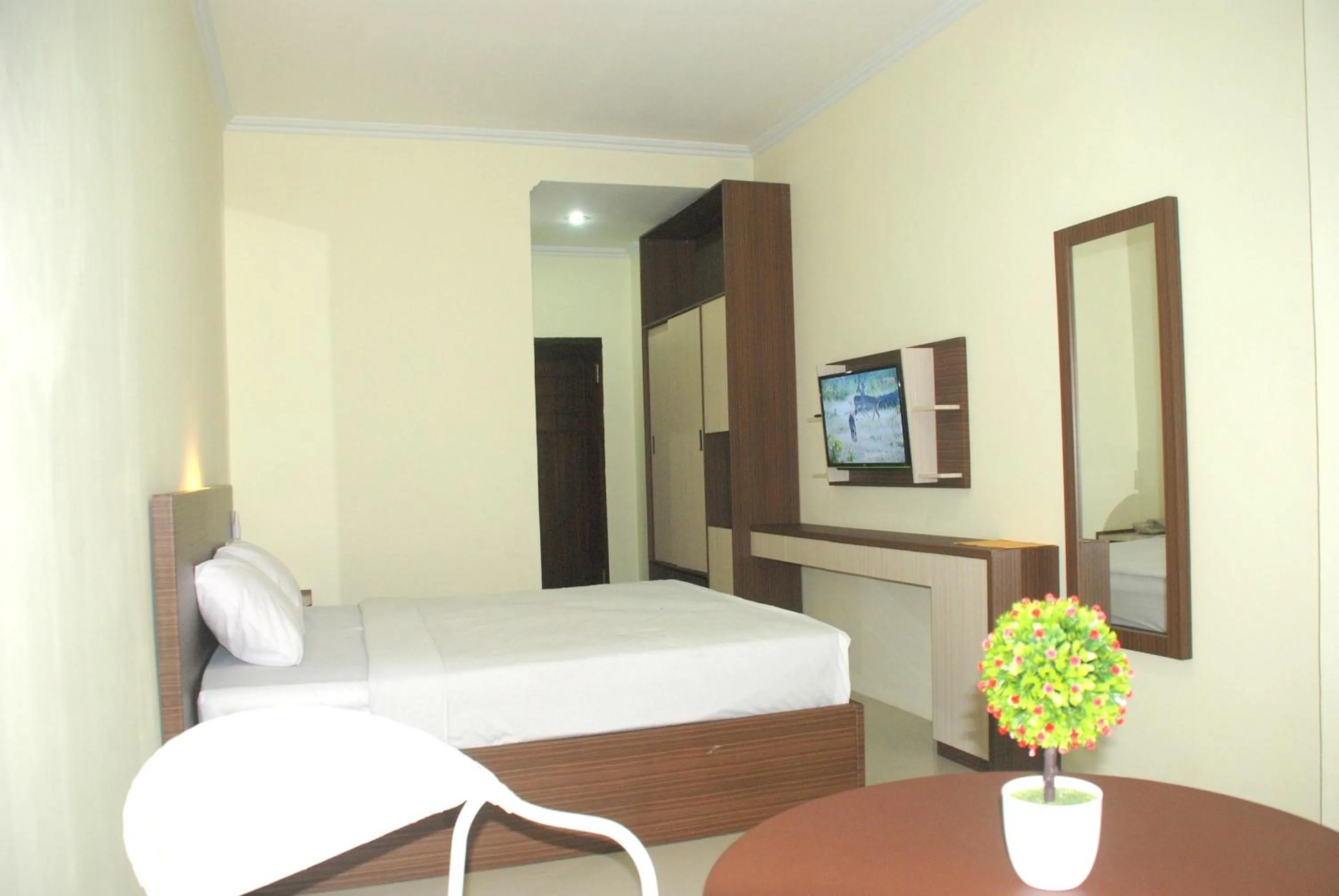 Bedroom, Bed in Avon's Residence