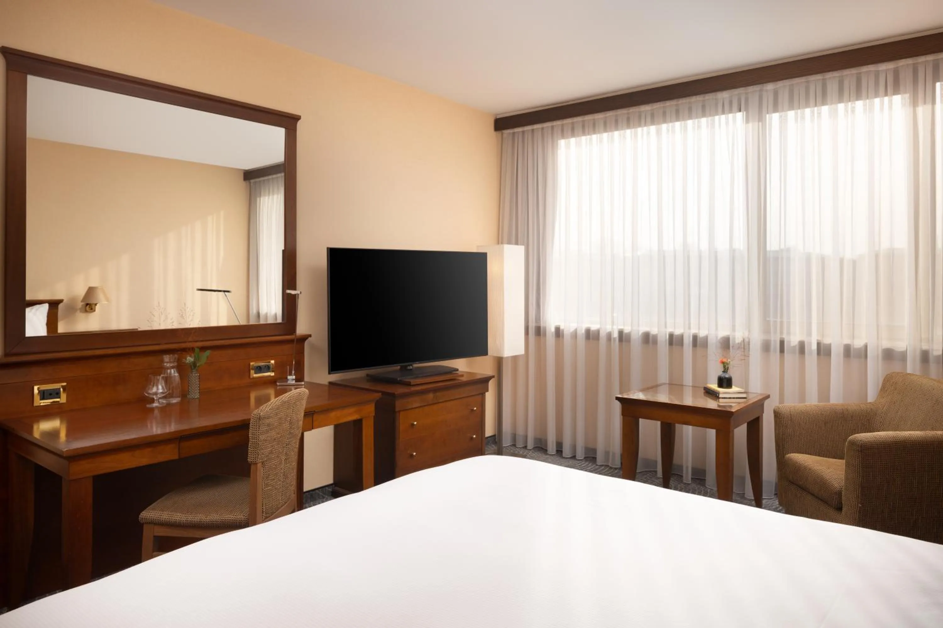 Bedroom, Bed in Hilton Strasbourg