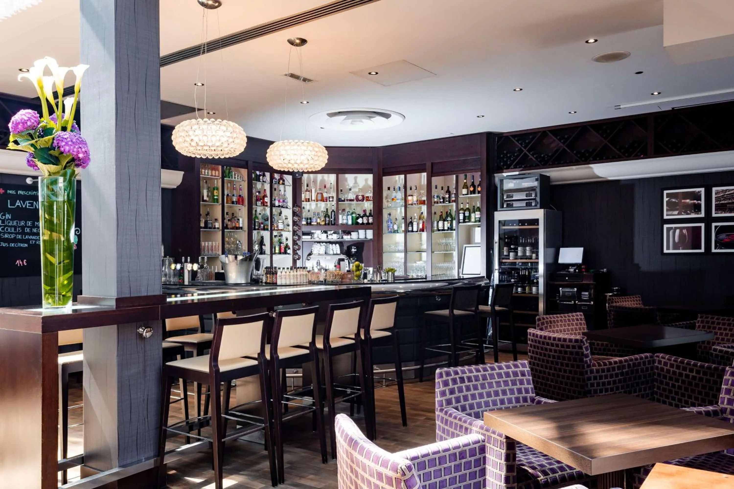 Lounge or bar in Hilton Strasbourg